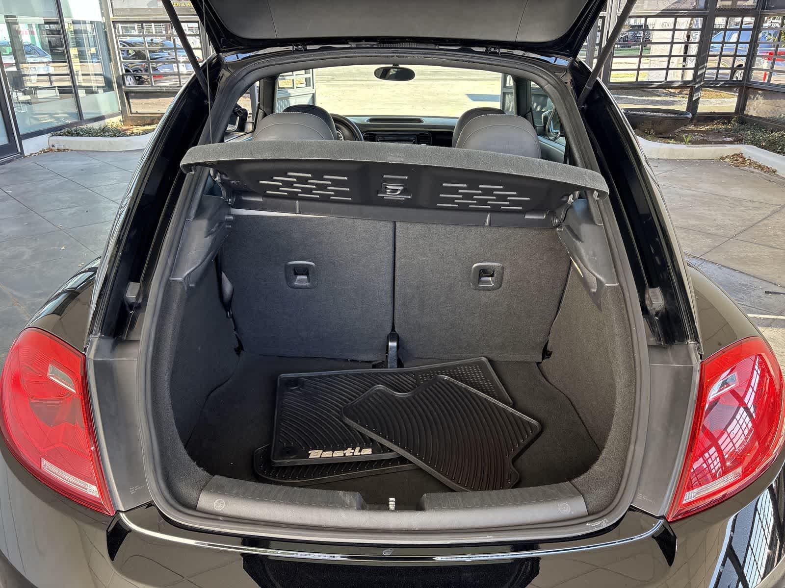 Thumbnail: 2015 Volkswagen Beetle - 18