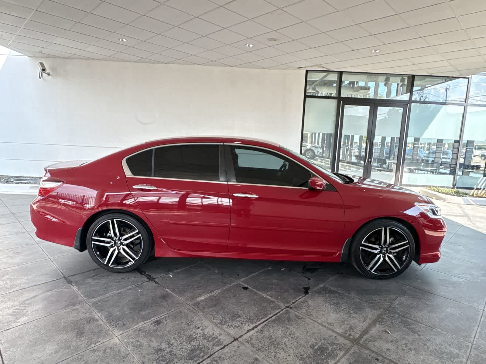 Thumbnail: 2017 Honda Accord - 24