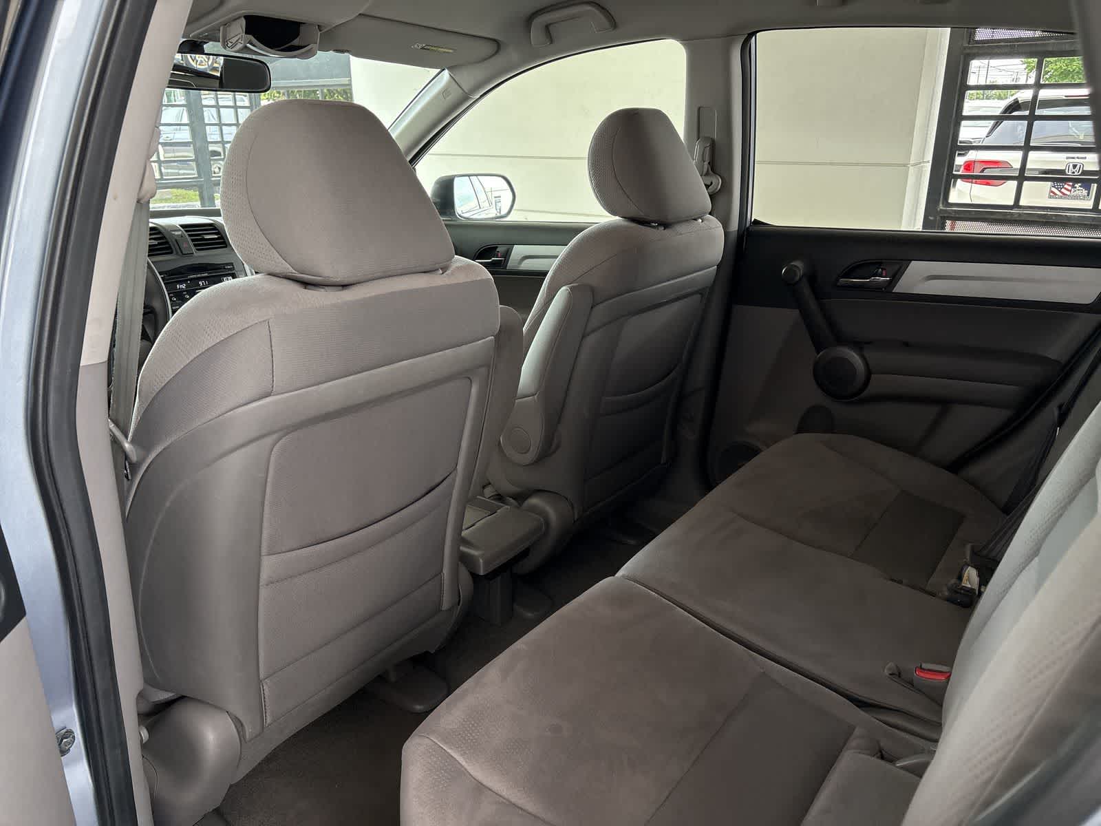 2011 Honda CR-V SE 19