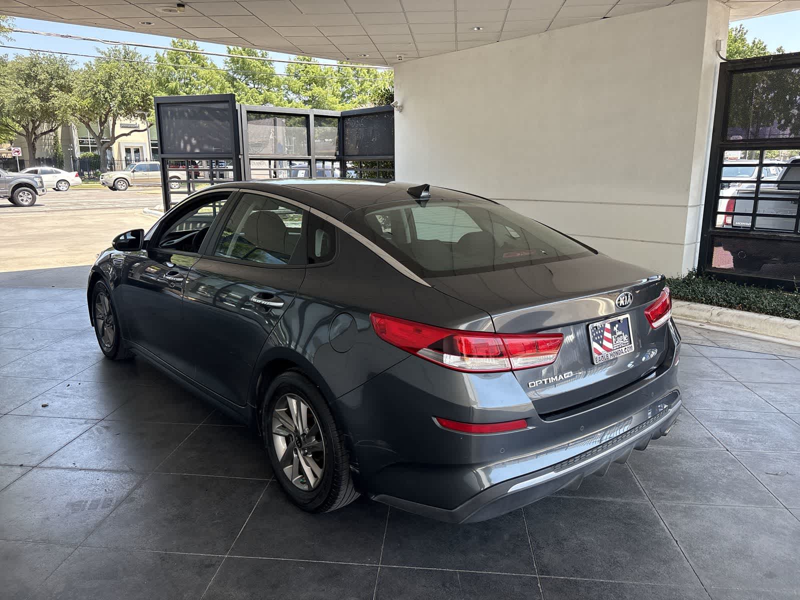 Thumbnail: 2020 Kia Optima - 4
