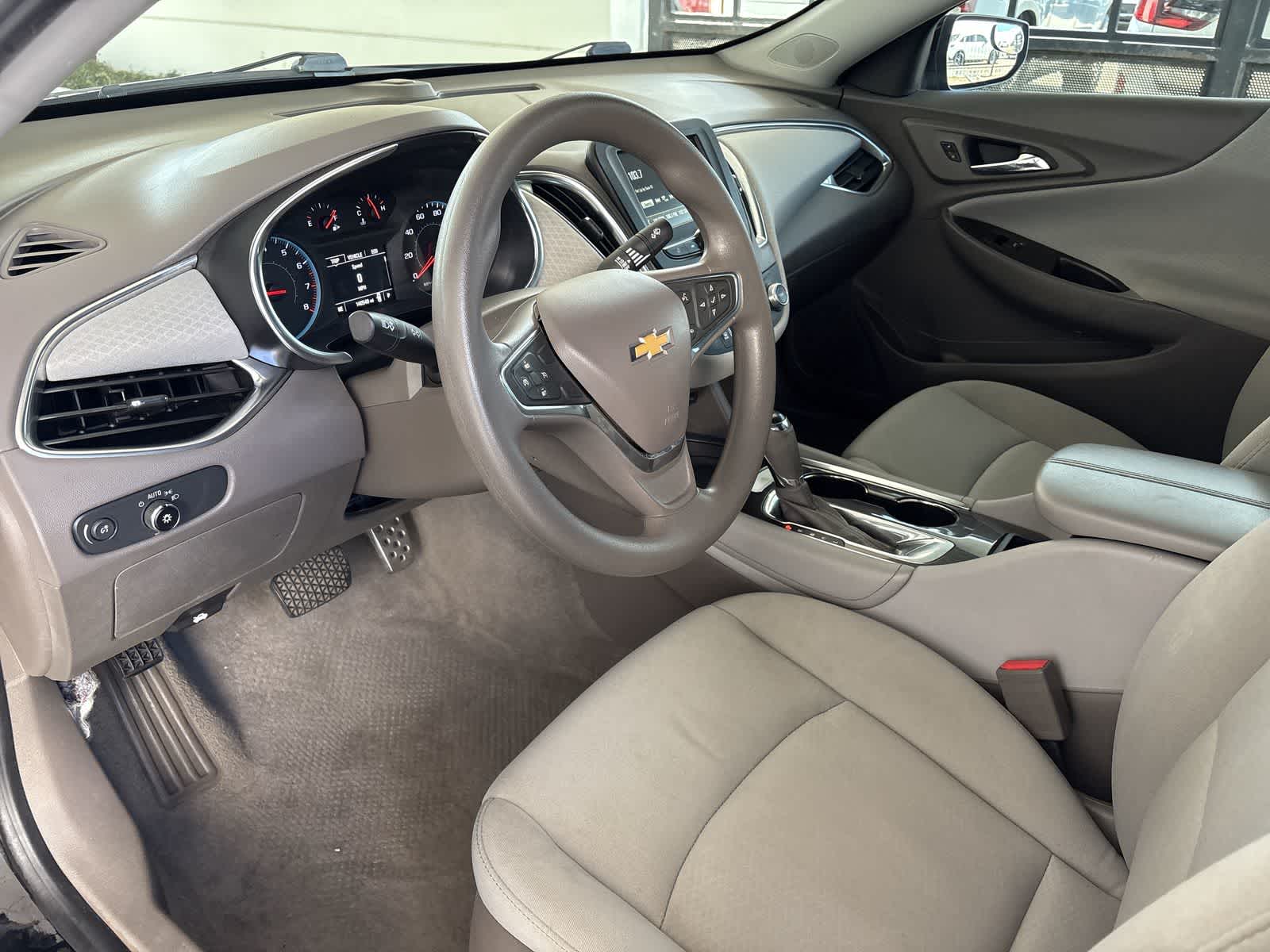 Thumbnail: 2016 Chevrolet Malibu - 2