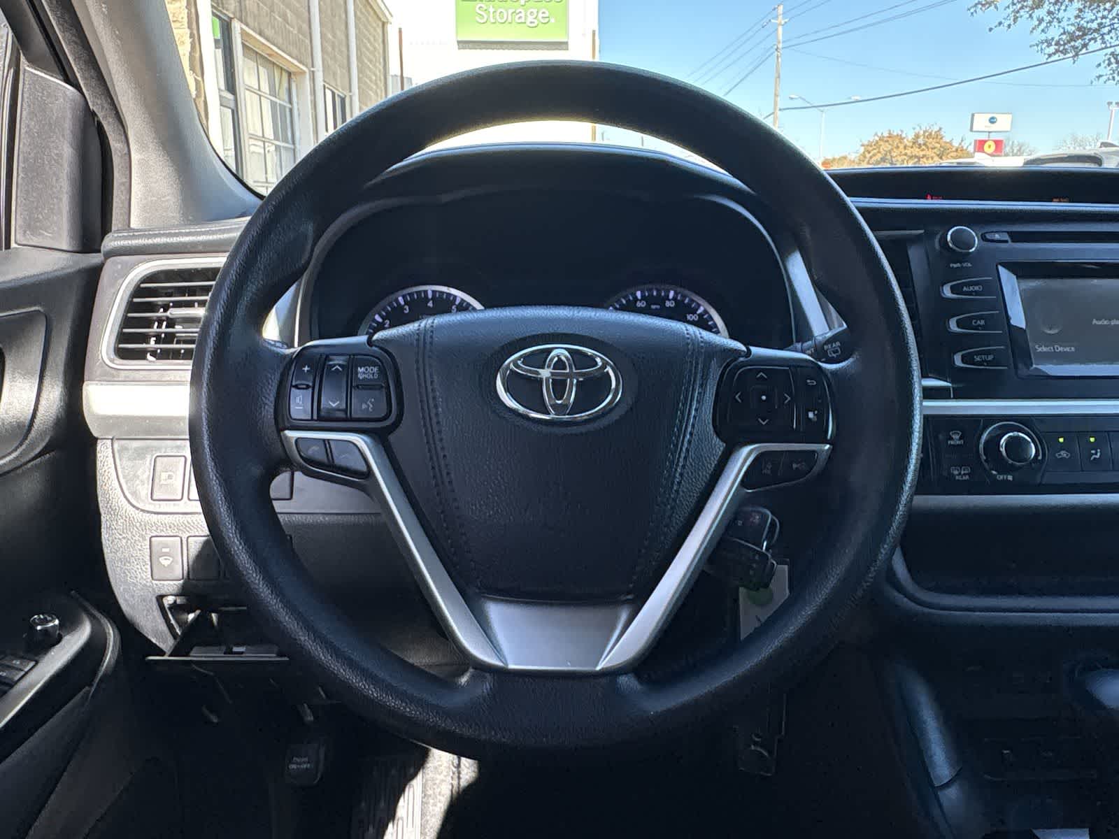 Thumbnail: 2017 Toyota Highlander - 22