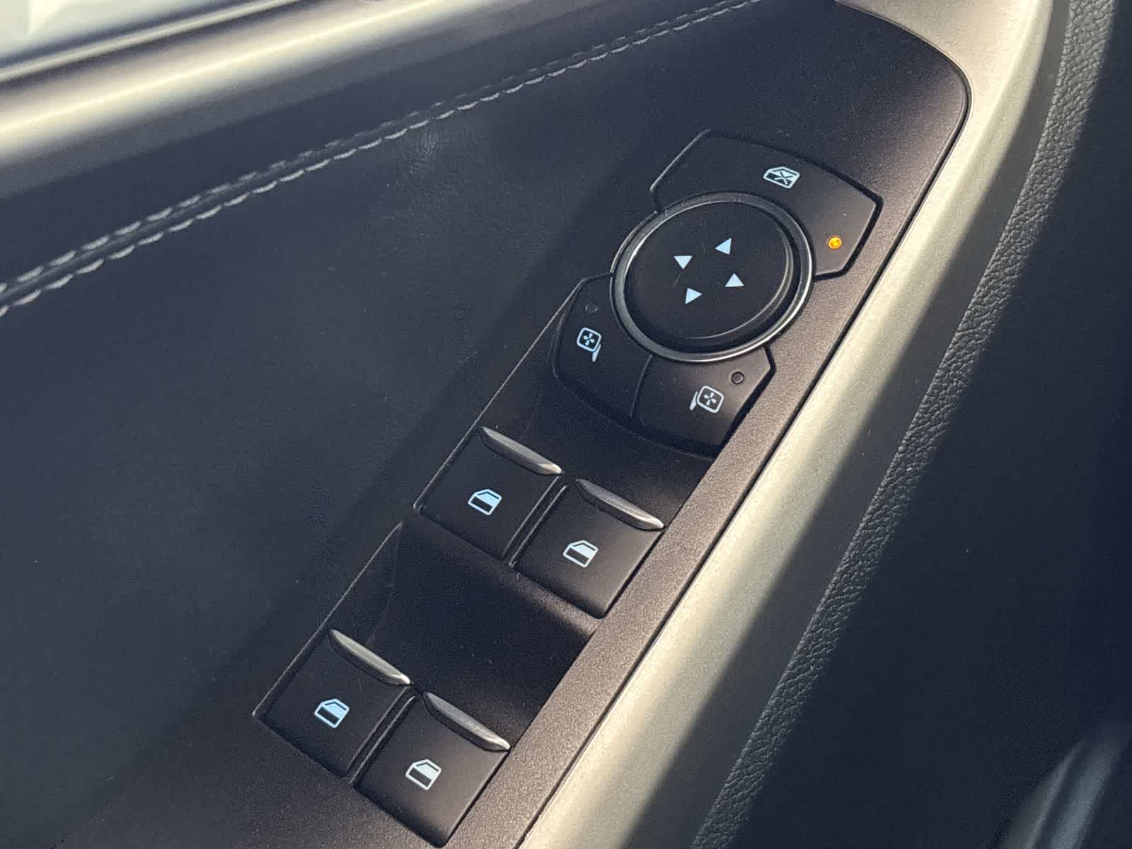 Thumbnail: 2022 Ford Explorer - 32