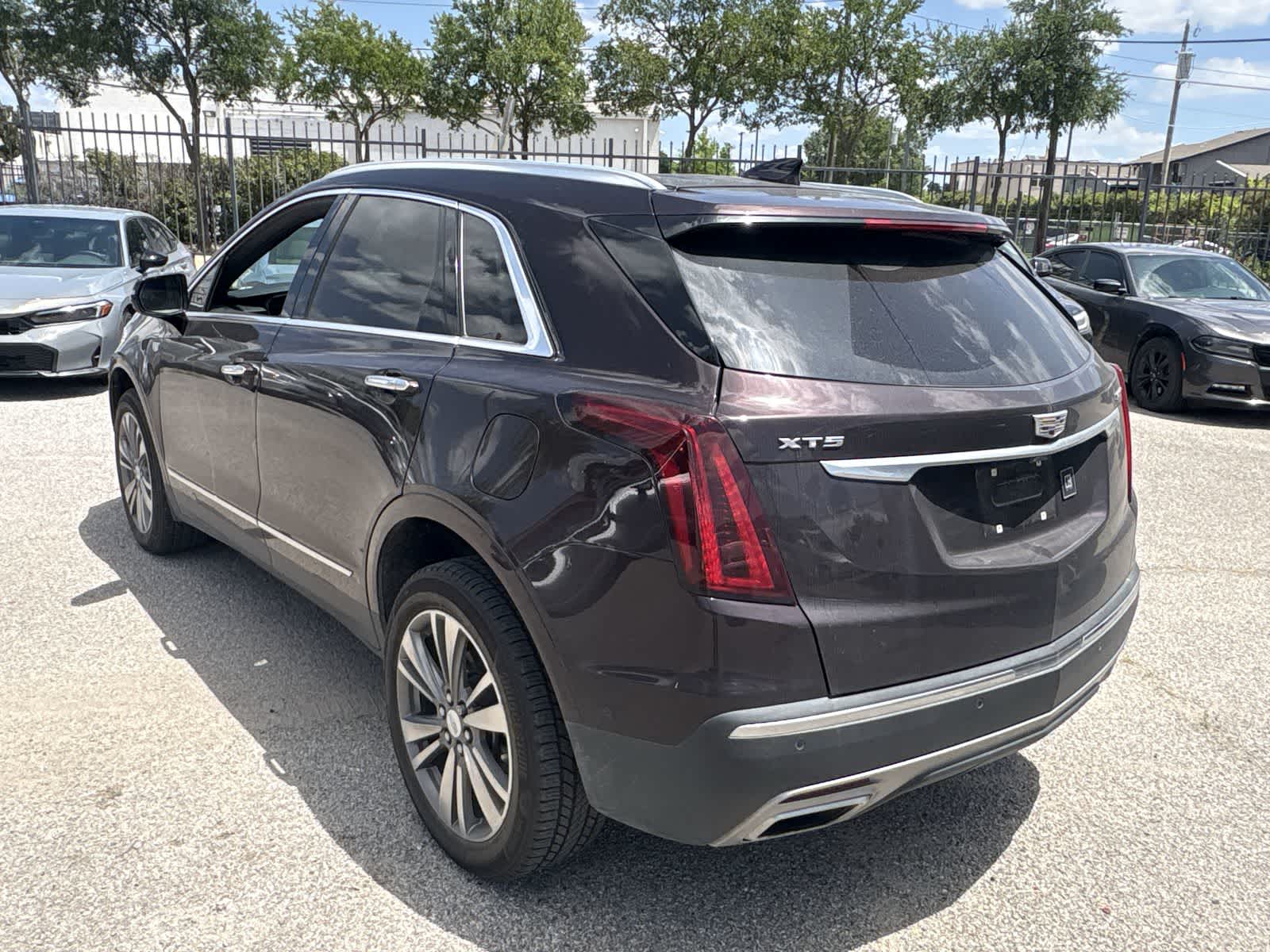 Thumbnail: 2021 Cadillac XT5 - 3