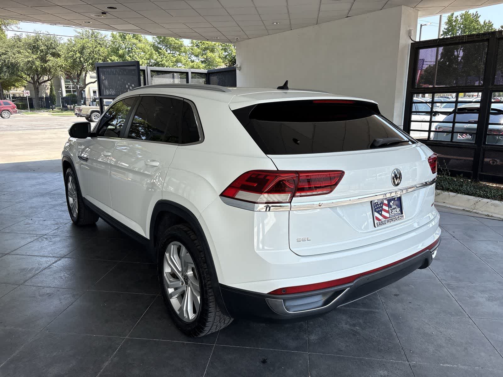 2020 Volkswagen Atlas Cross Sport SEL photo 3