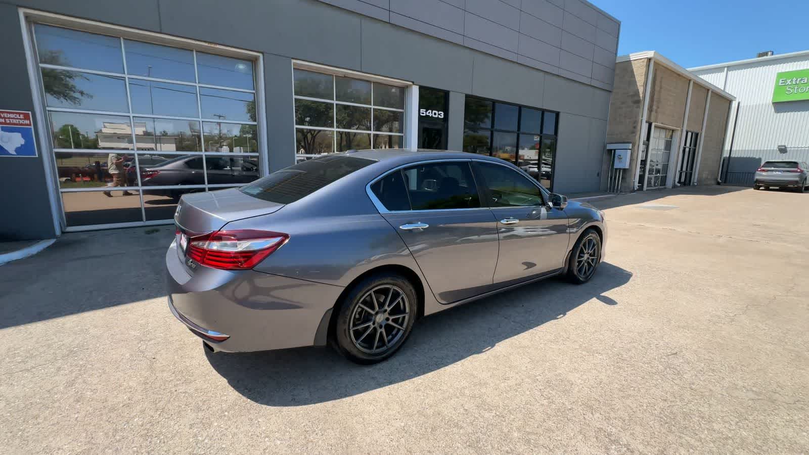 Thumbnail: 2016 Honda Accord - 9