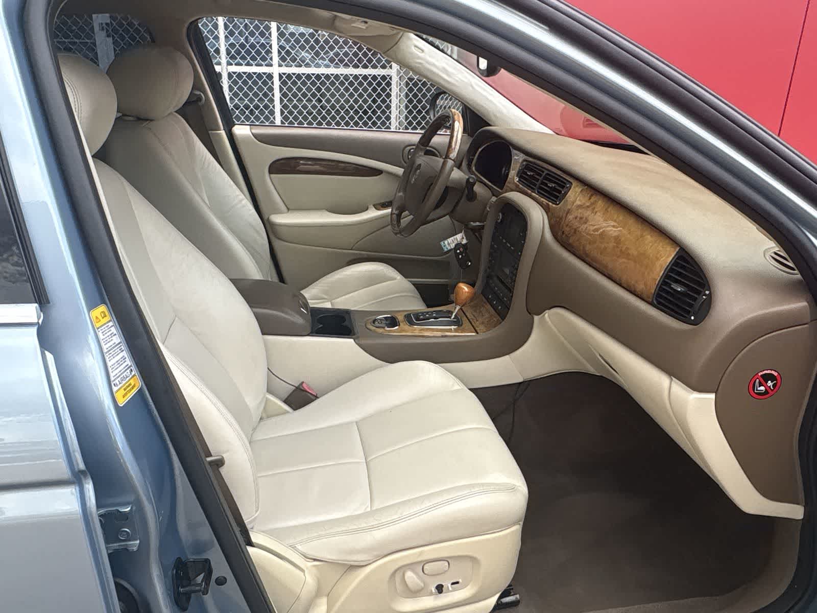 Thumbnail: 2005 Jaguar S-Type - 25