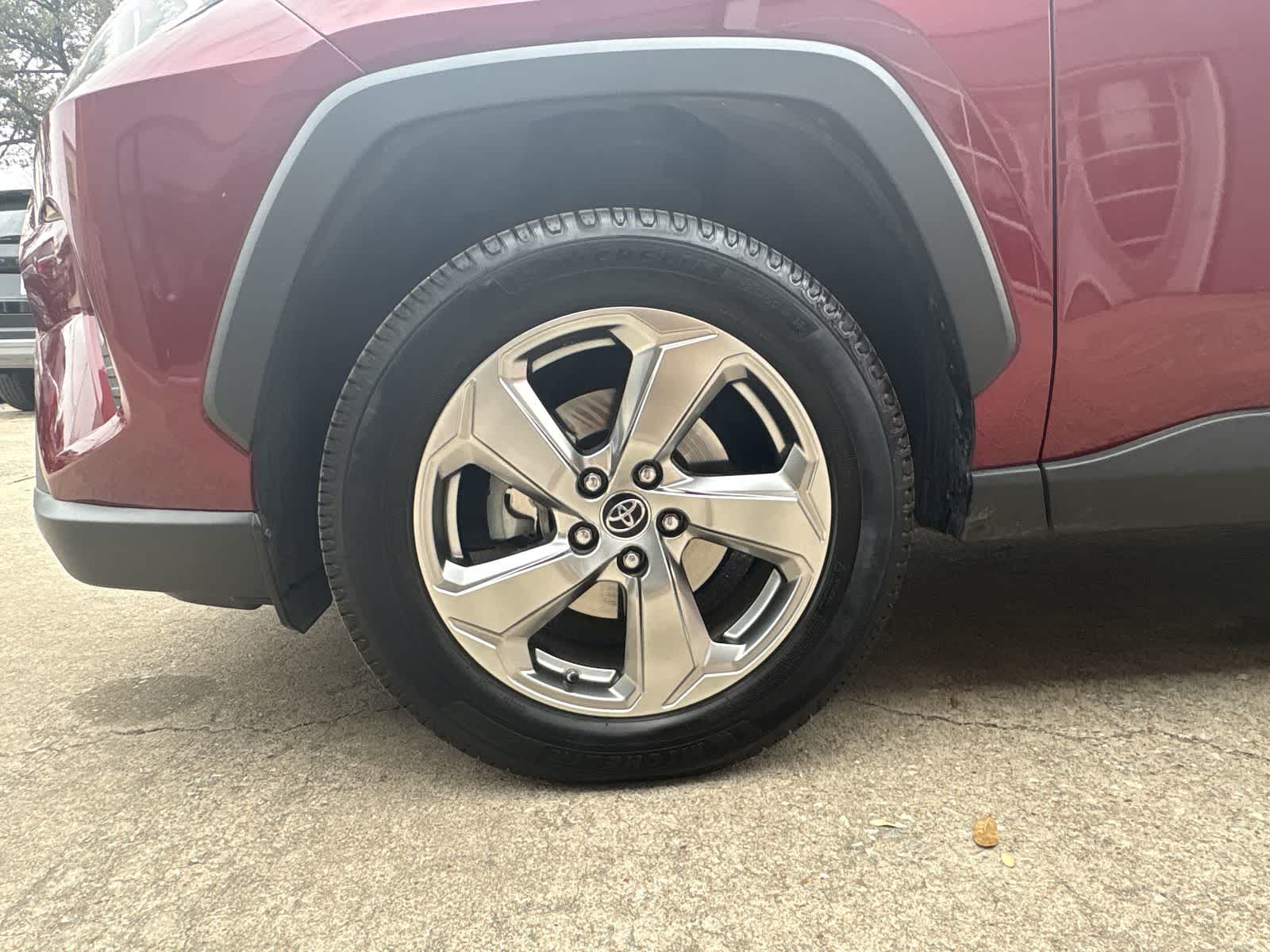 Thumbnail: 2019 Toyota RAV4 - 20