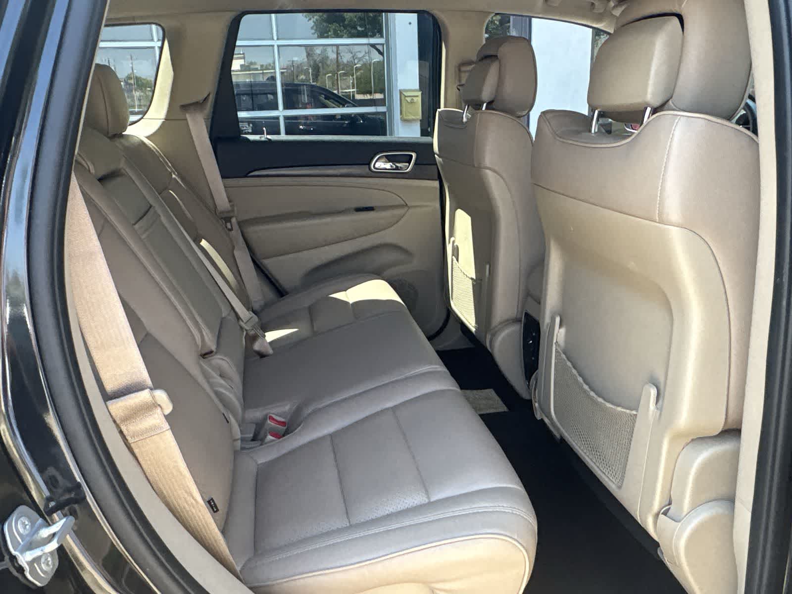 Thumbnail: 2015 Jeep Grand Cherokee - 24