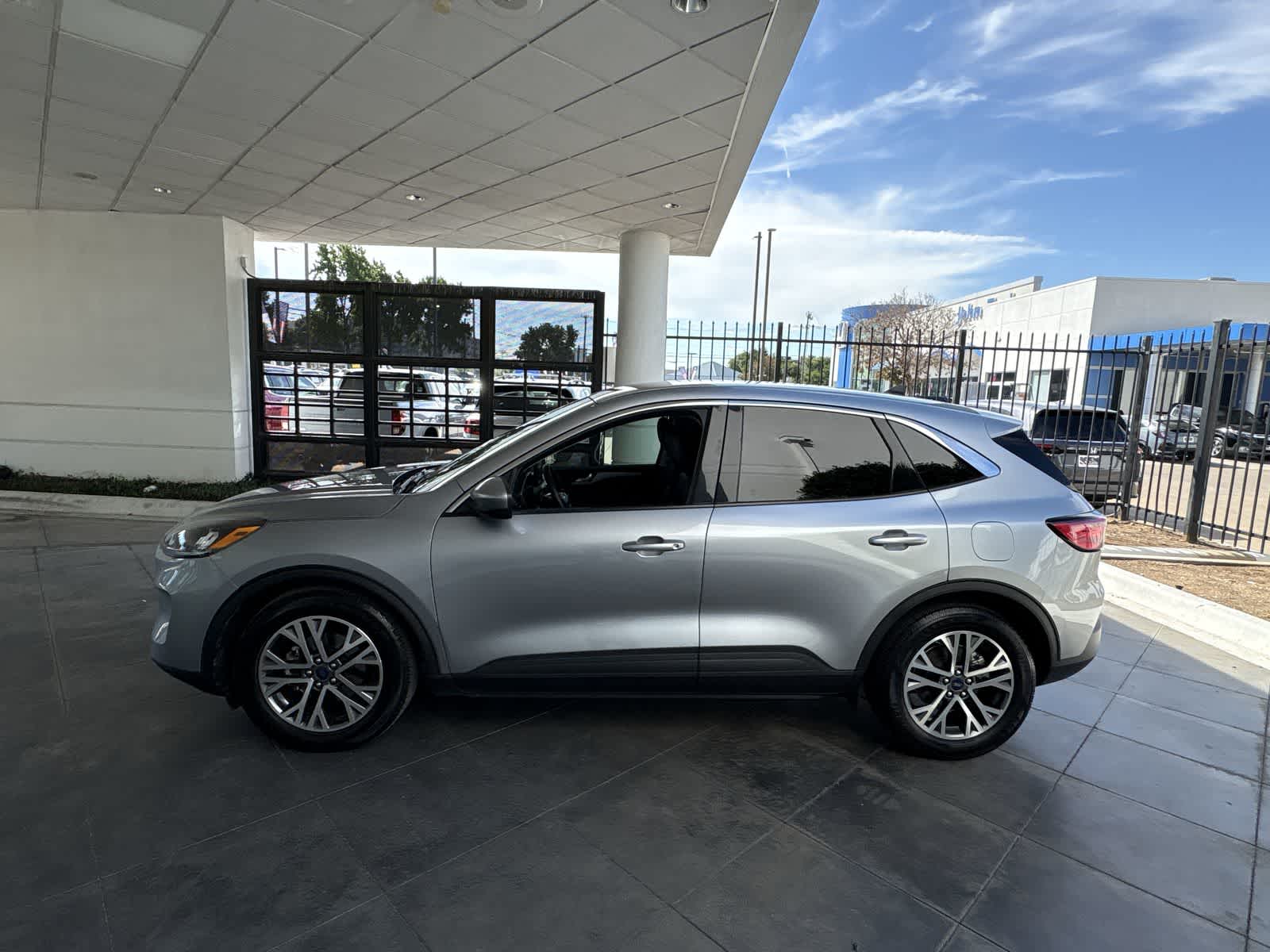 Thumbnail: 2022 Ford Escape - 3