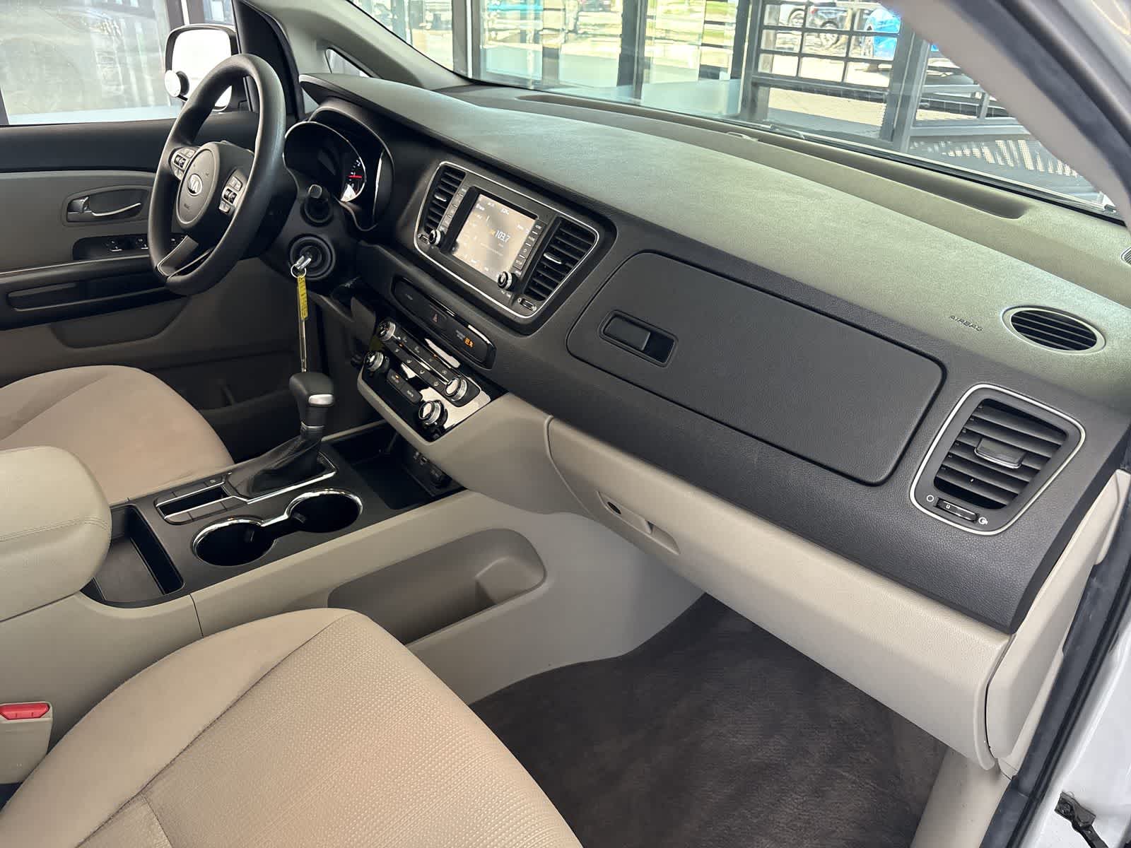 Thumbnail: 2019 Kia Sedona - 23