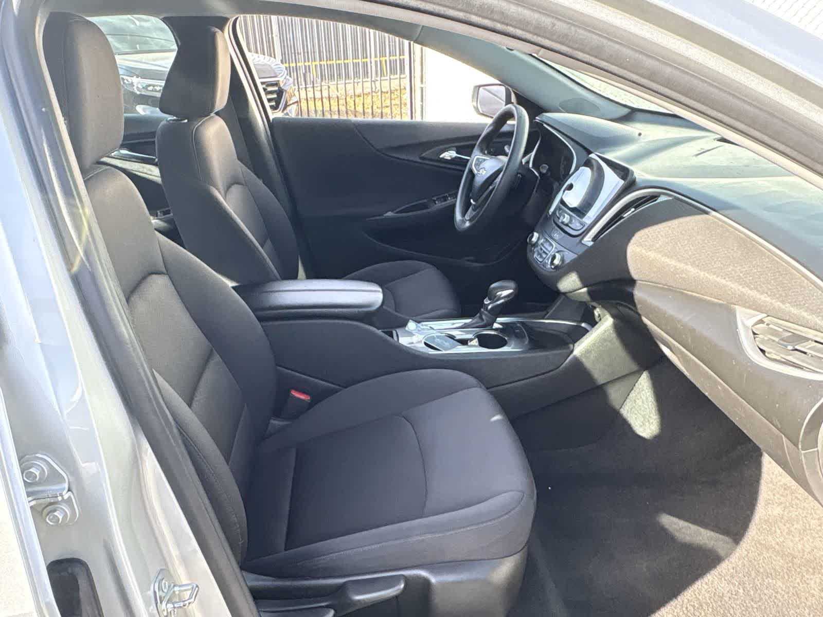 Thumbnail: 2022 Chevrolet Malibu - 13