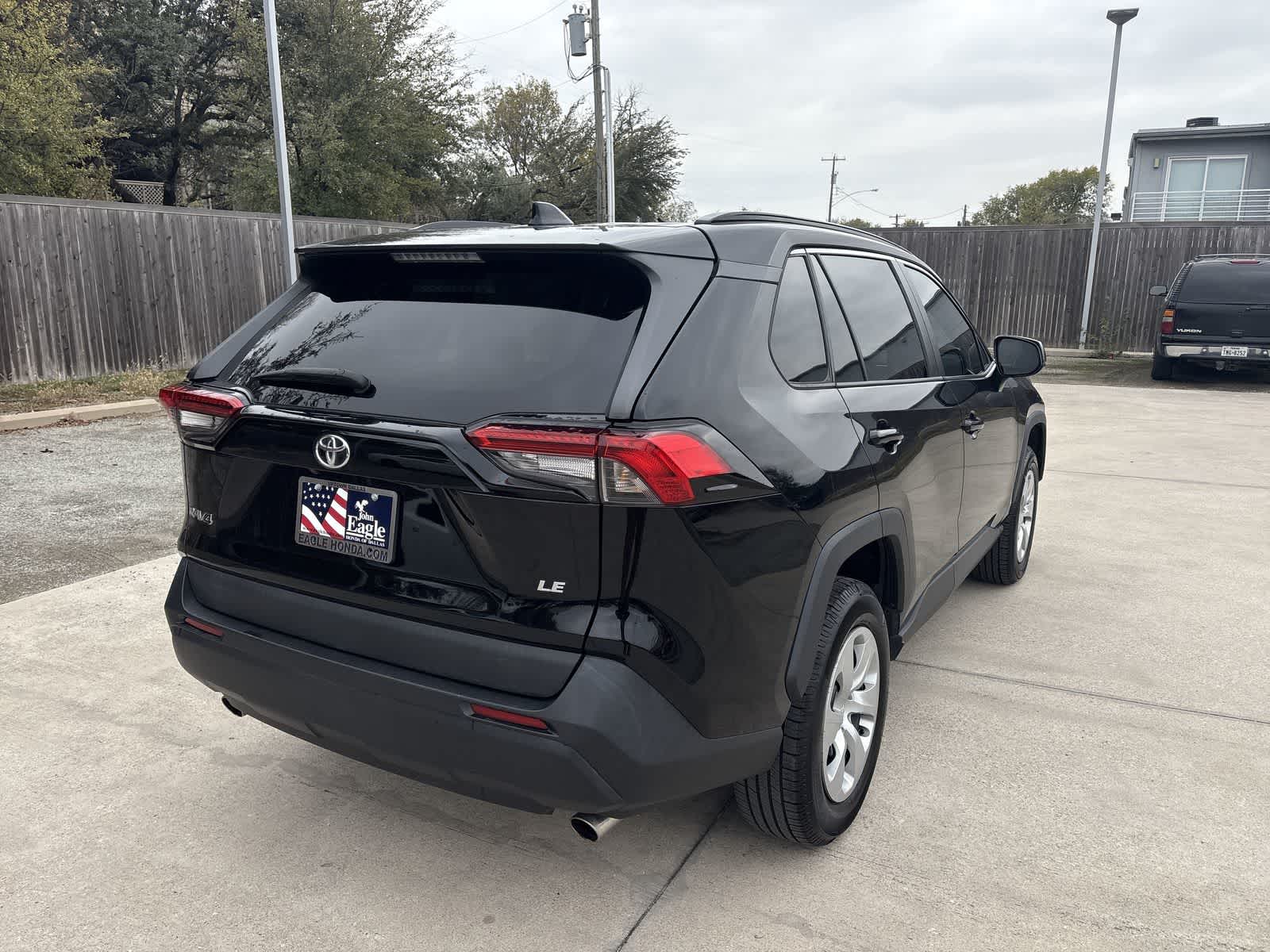 Thumbnail: 2021 Toyota RAV4 - 25