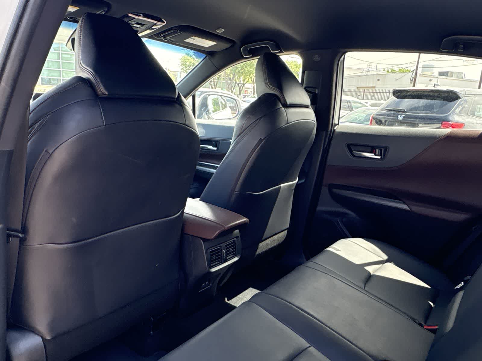 Thumbnail: 2024 Toyota Venza - 14