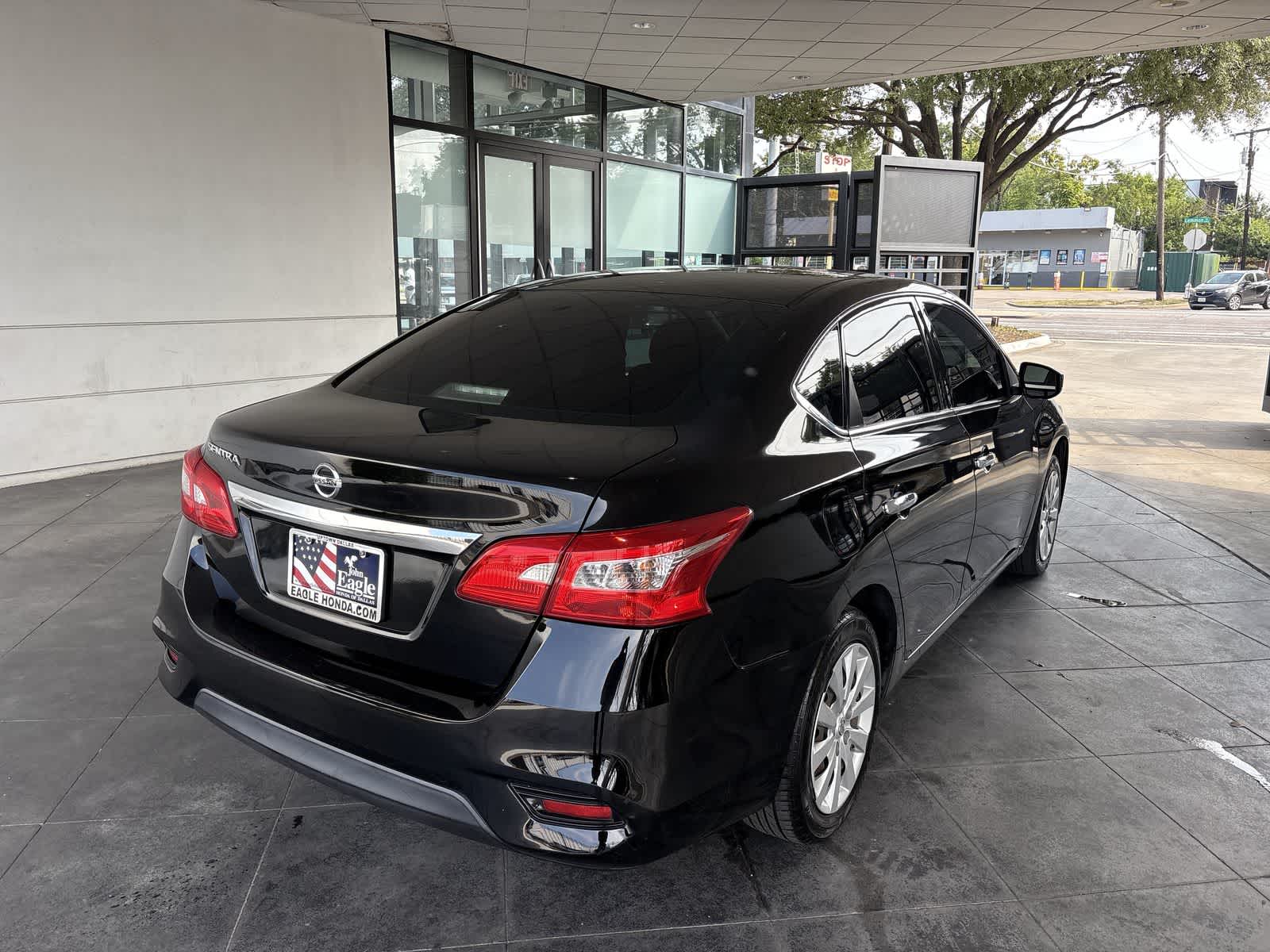 Thumbnail: 2016 Nissan Sentra - 24