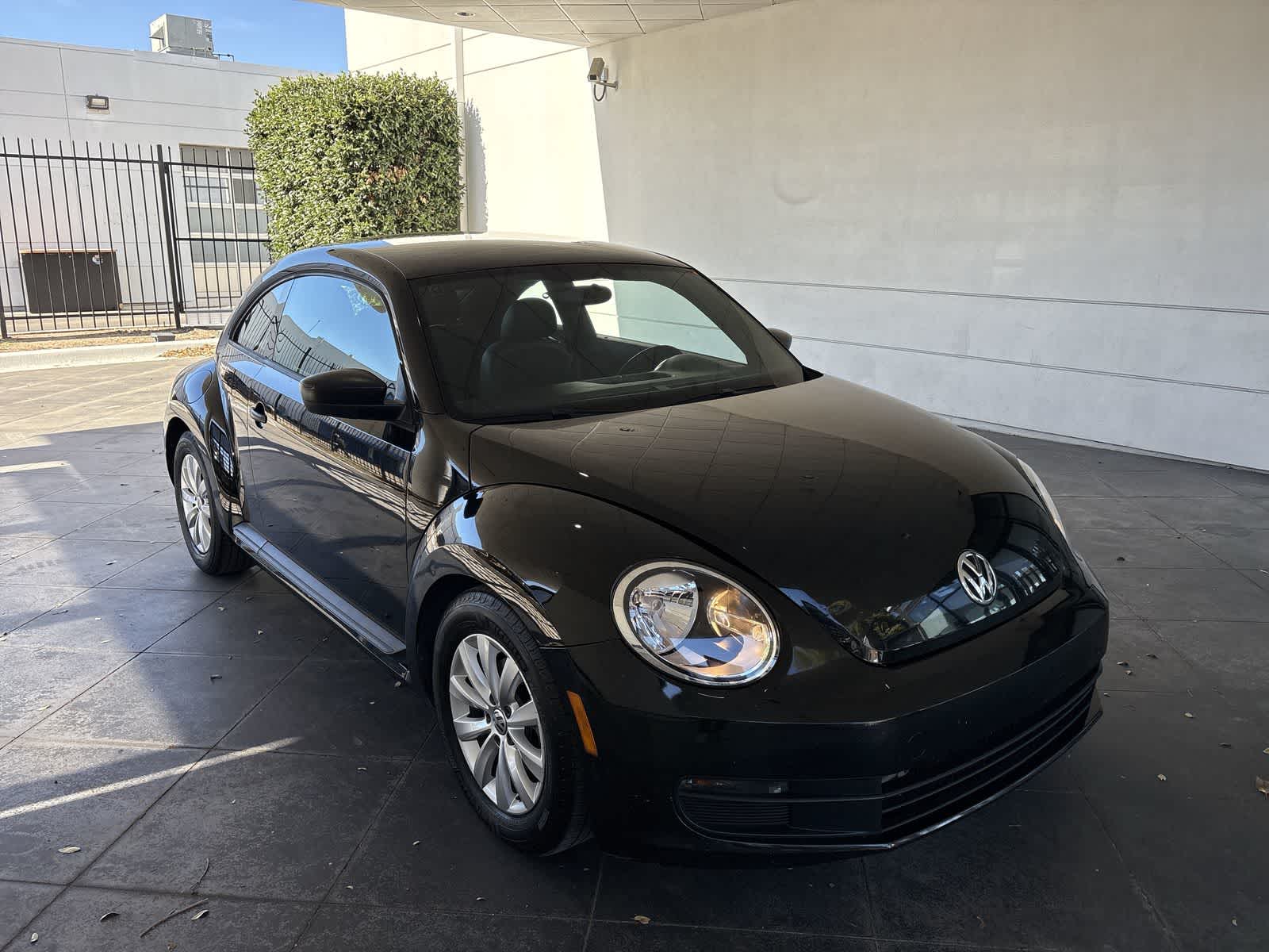 Thumbnail: 2015 Volkswagen Beetle - 22