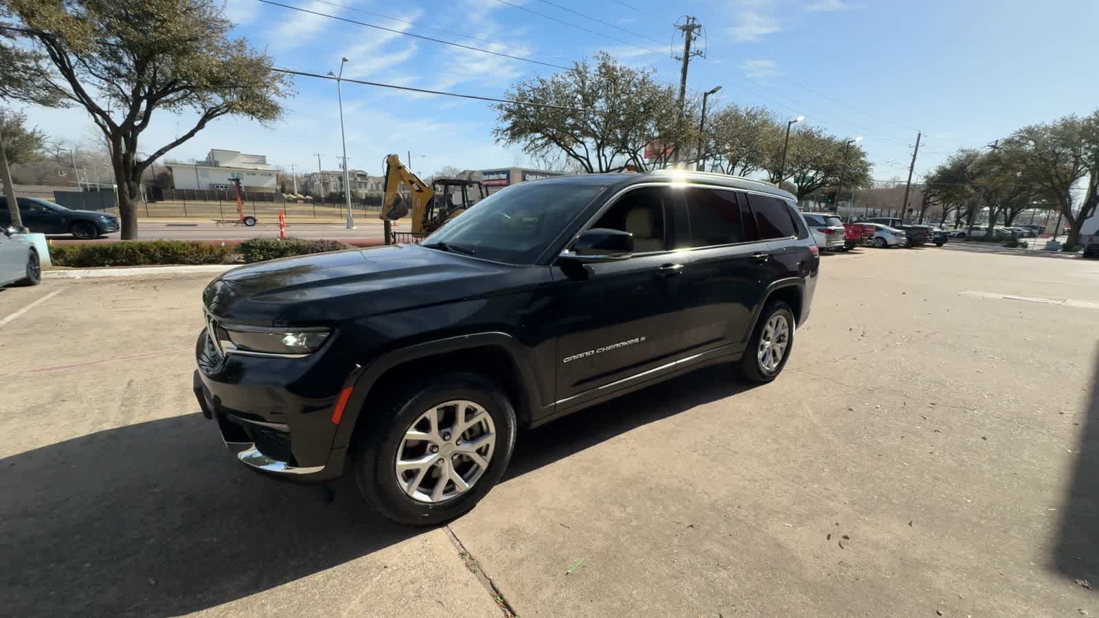 Thumbnail: 2022 Jeep Grand Cherokee - 4