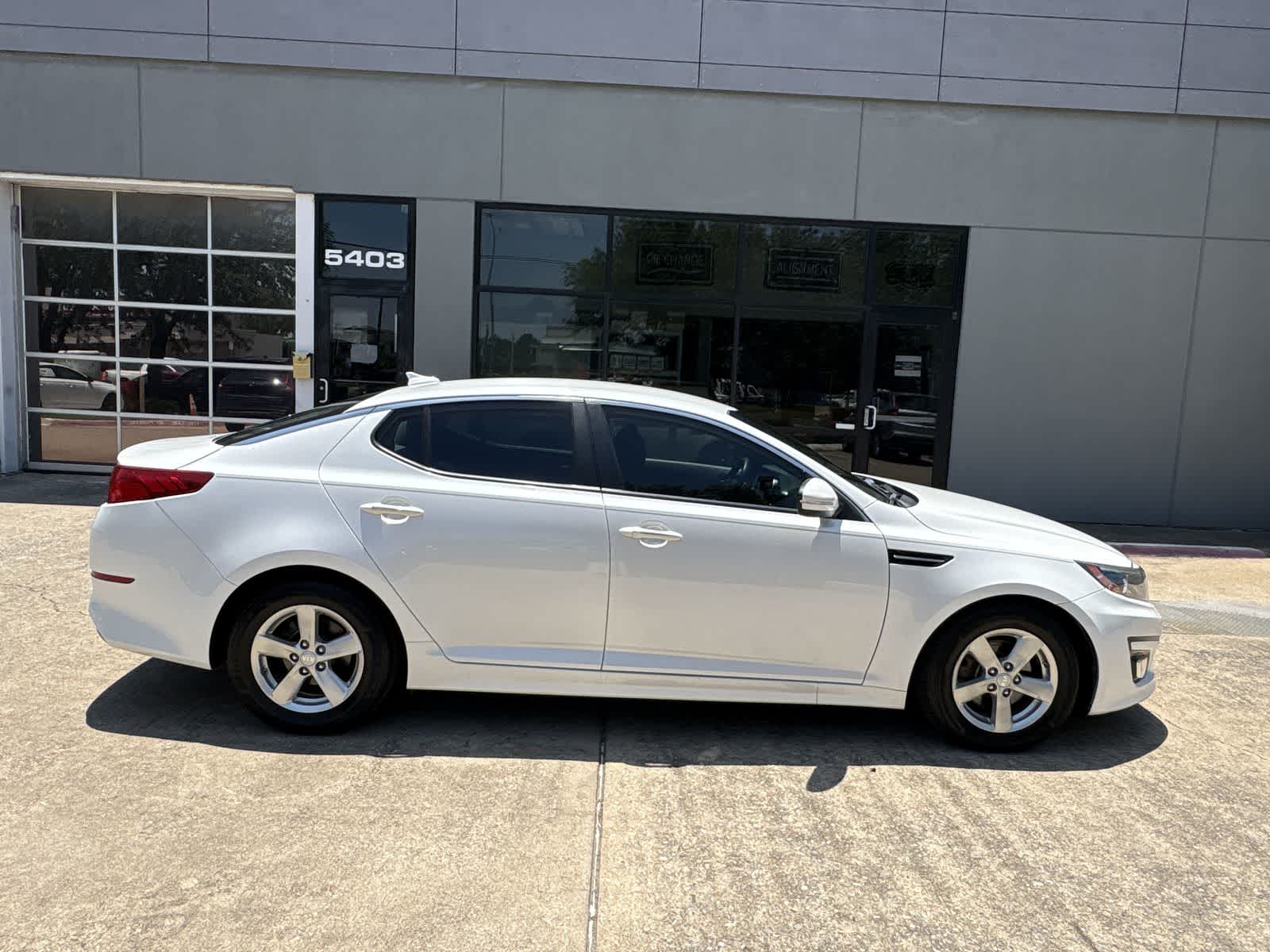 Thumbnail: 2015 Kia Optima - 23
