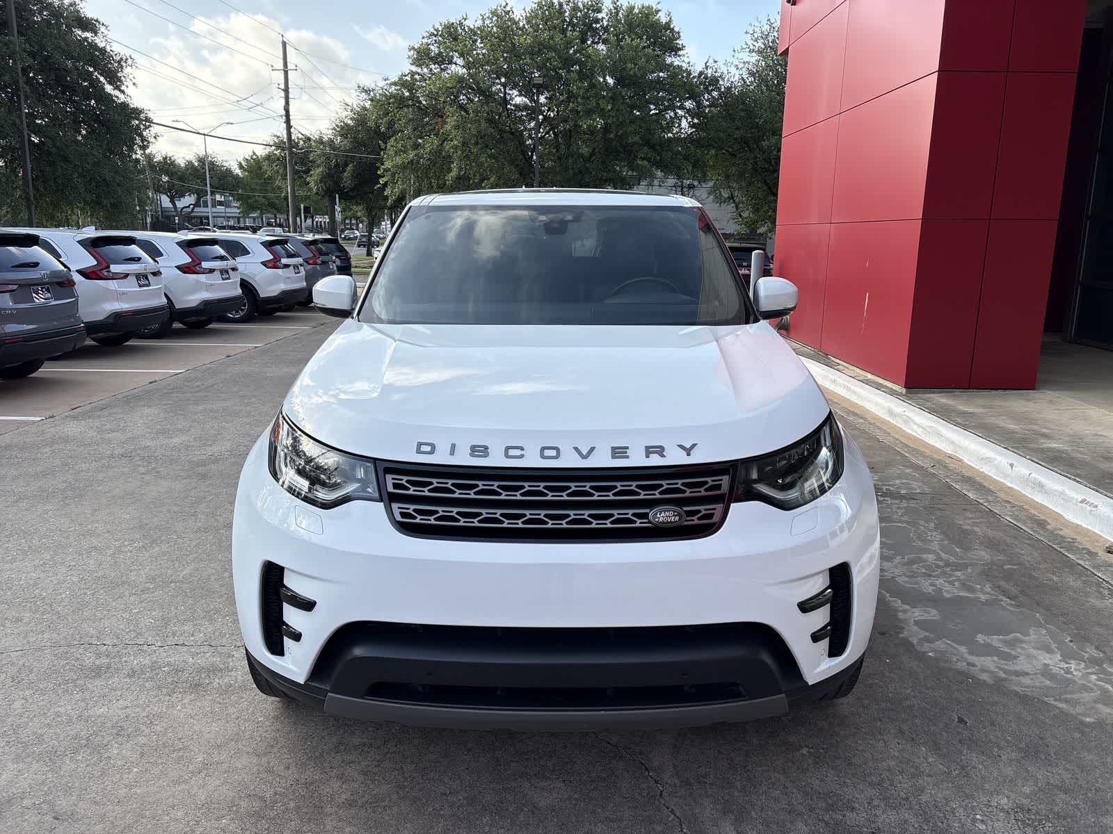 Thumbnail: 2019 Land Rover Discovery - 6