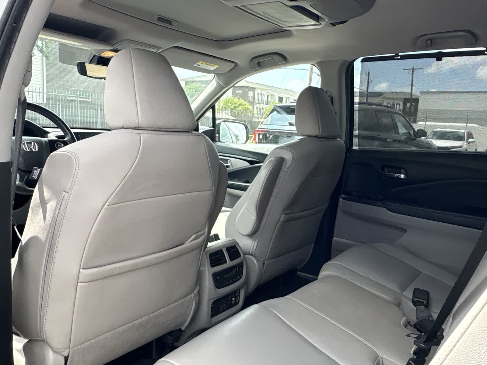 Thumbnail: 2020 Honda Pilot - 14