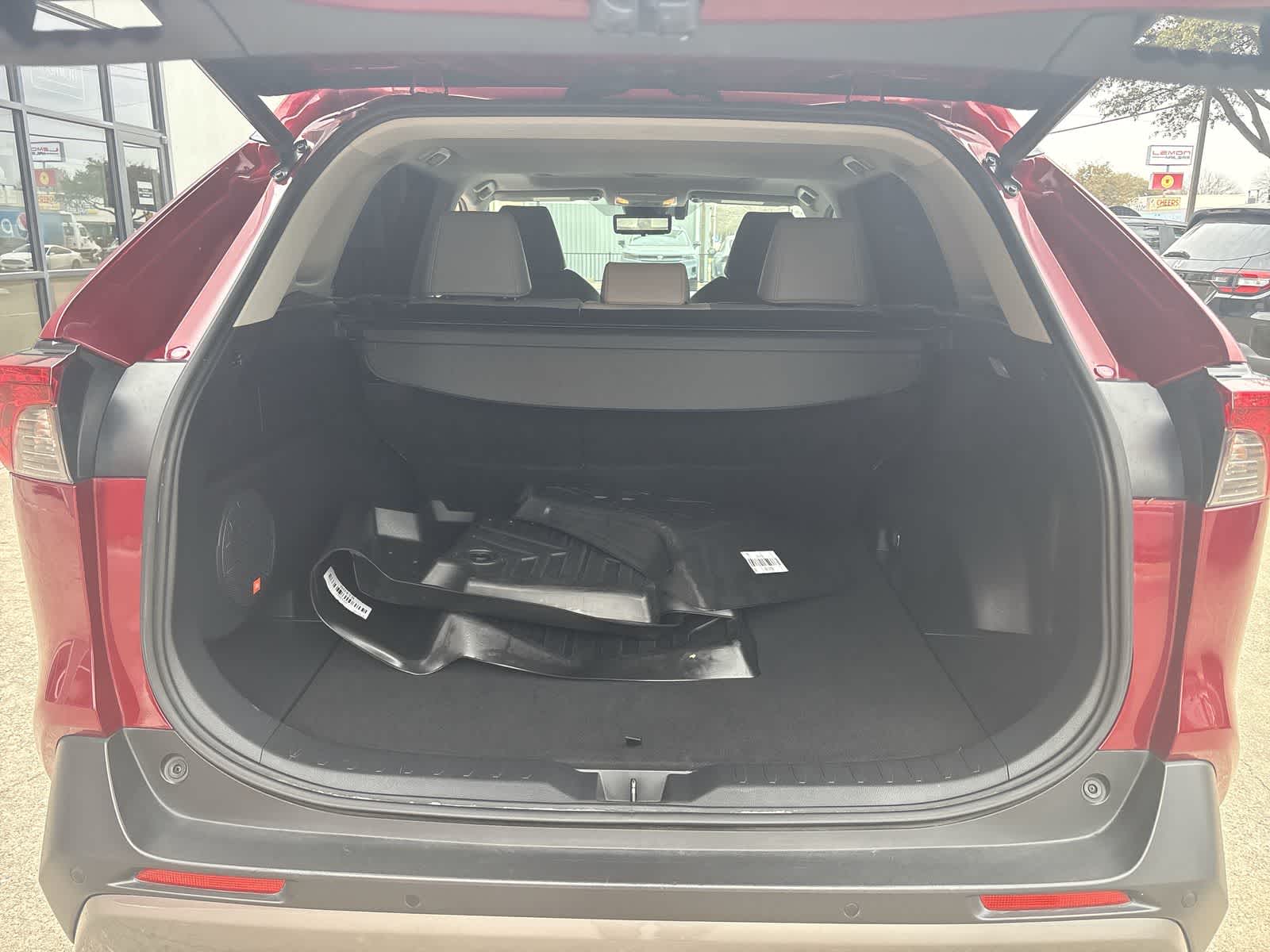 Thumbnail: 2019 Toyota RAV4 - 38