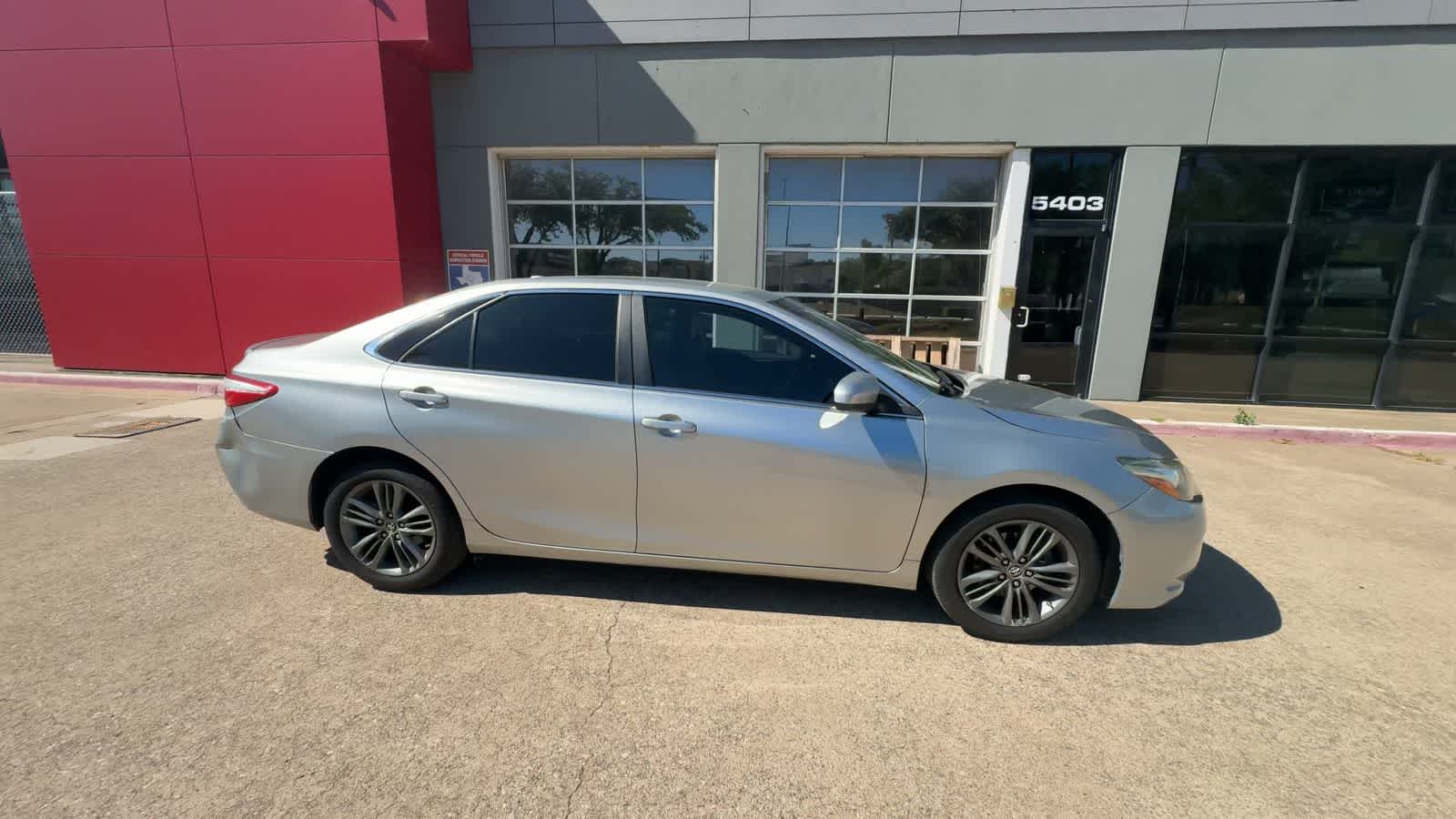 Thumbnail: 2015 Toyota Camry - 9