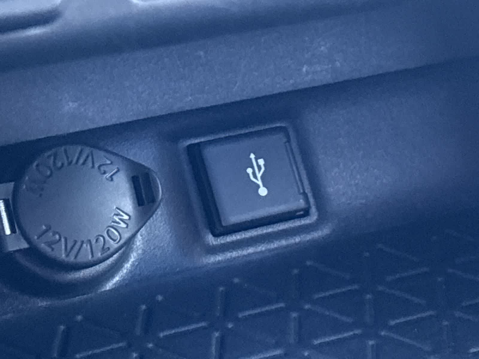 Thumbnail: 2020 Toyota RAV4 - 35