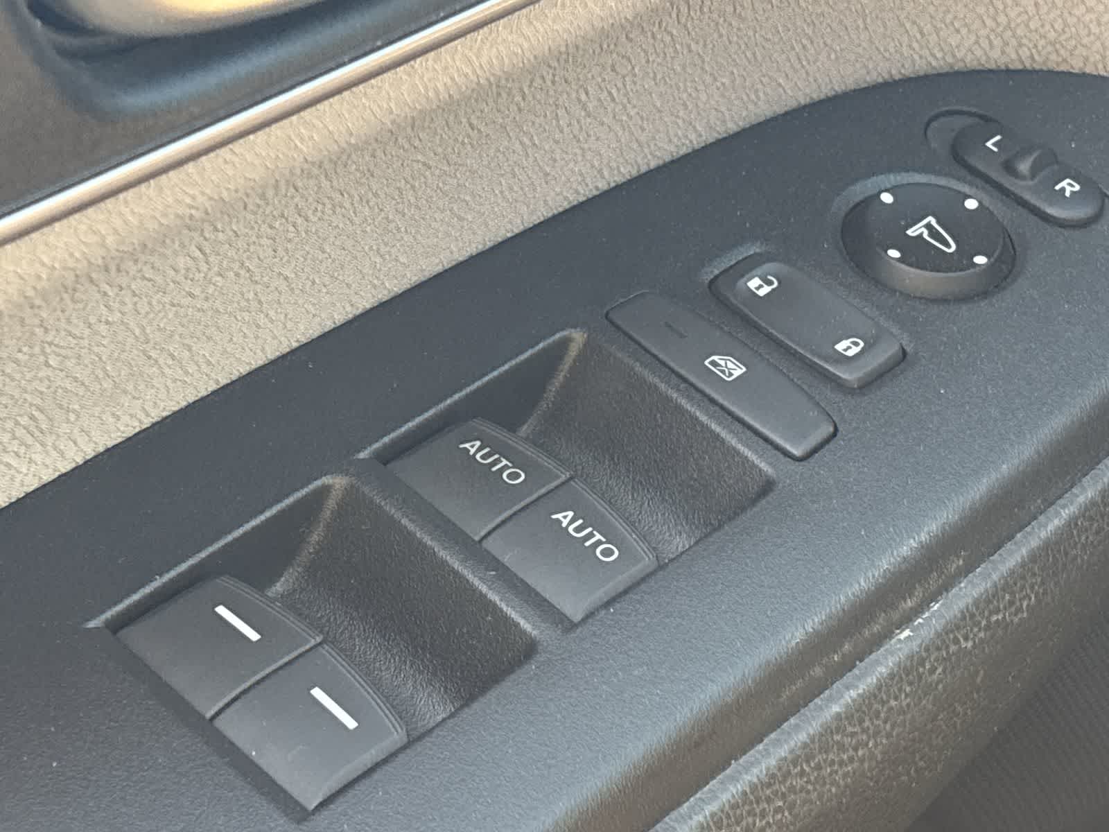 Thumbnail: 2017 Honda CR-V - 27