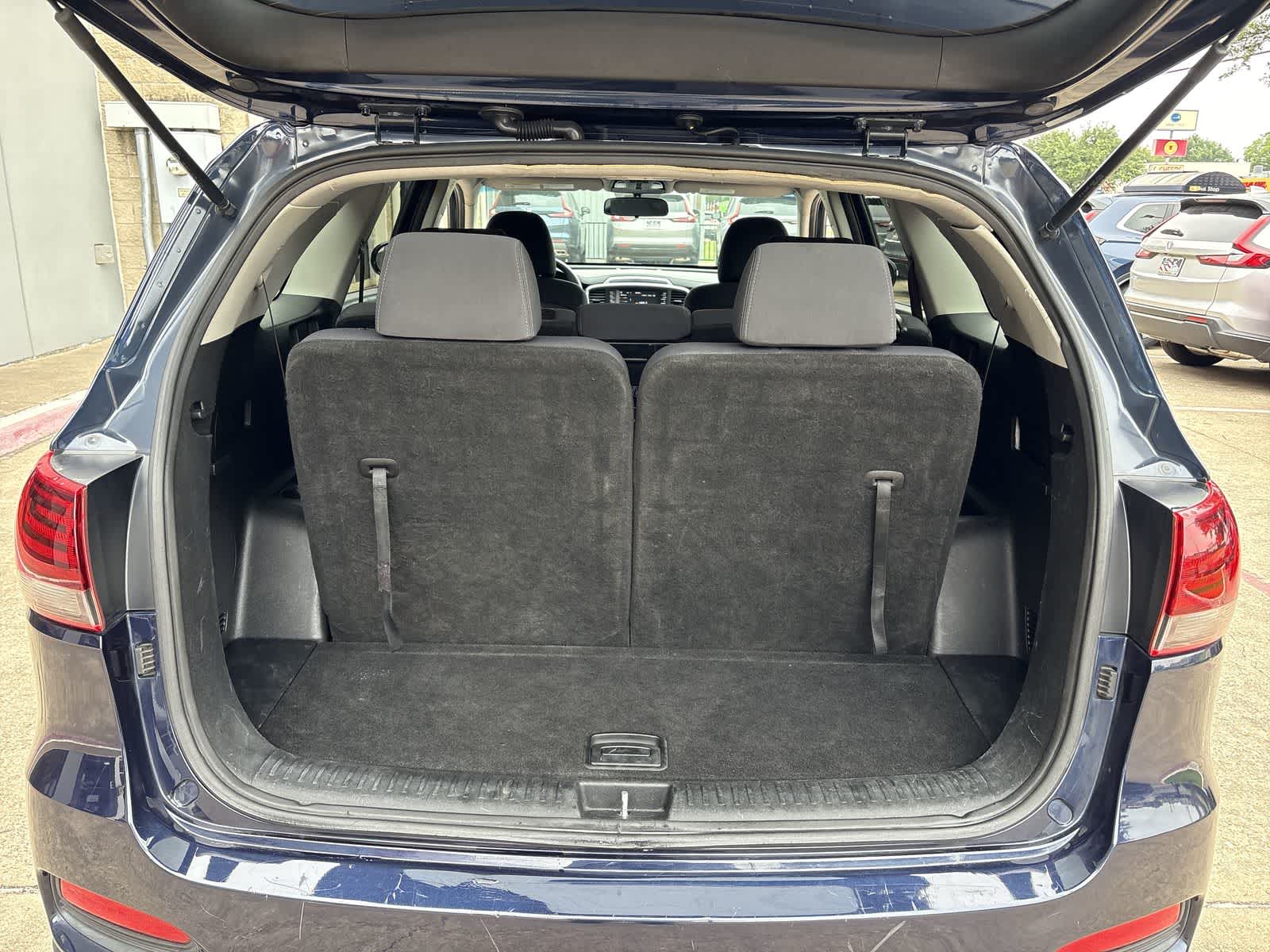 Thumbnail: 2019 Kia Sorento - 18