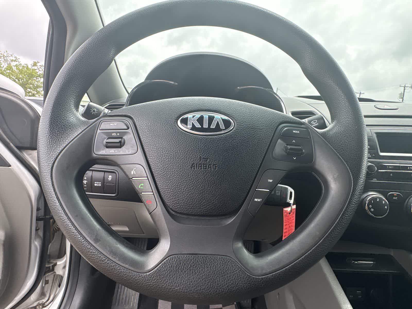 Thumbnail: 2016 Kia Forte - 12