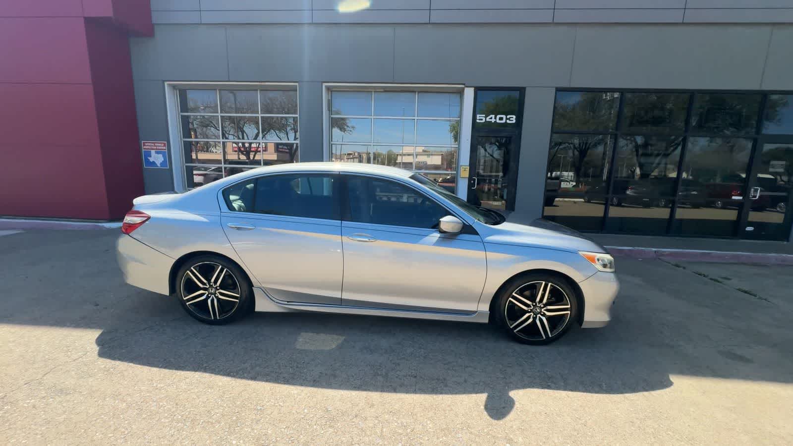 Thumbnail: 2016 Honda Accord - 9
