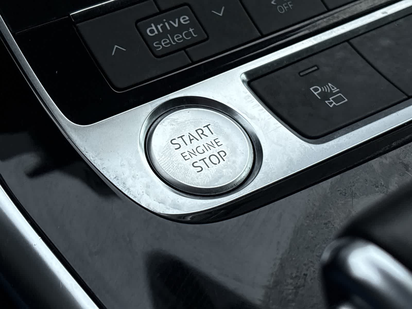 Thumbnail: 2020 Audi Q8 - 34