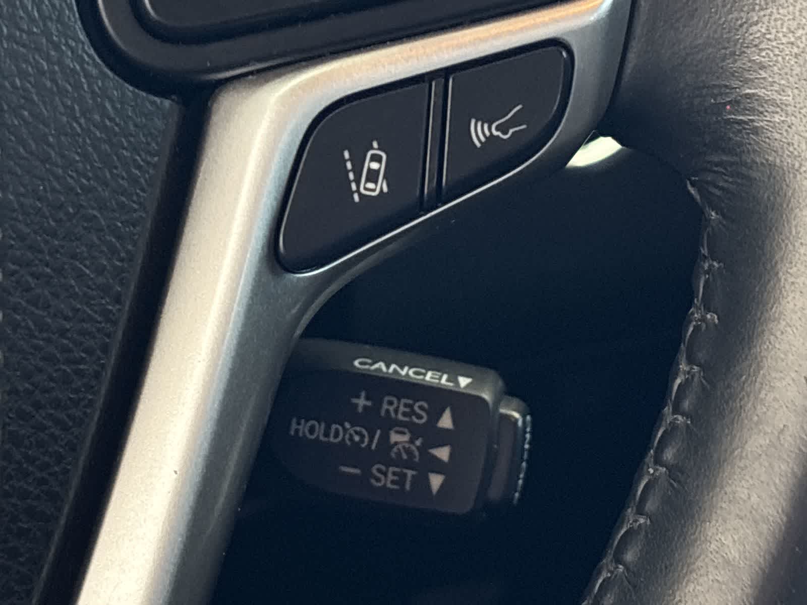Thumbnail: 2017 Toyota Highlander - 40