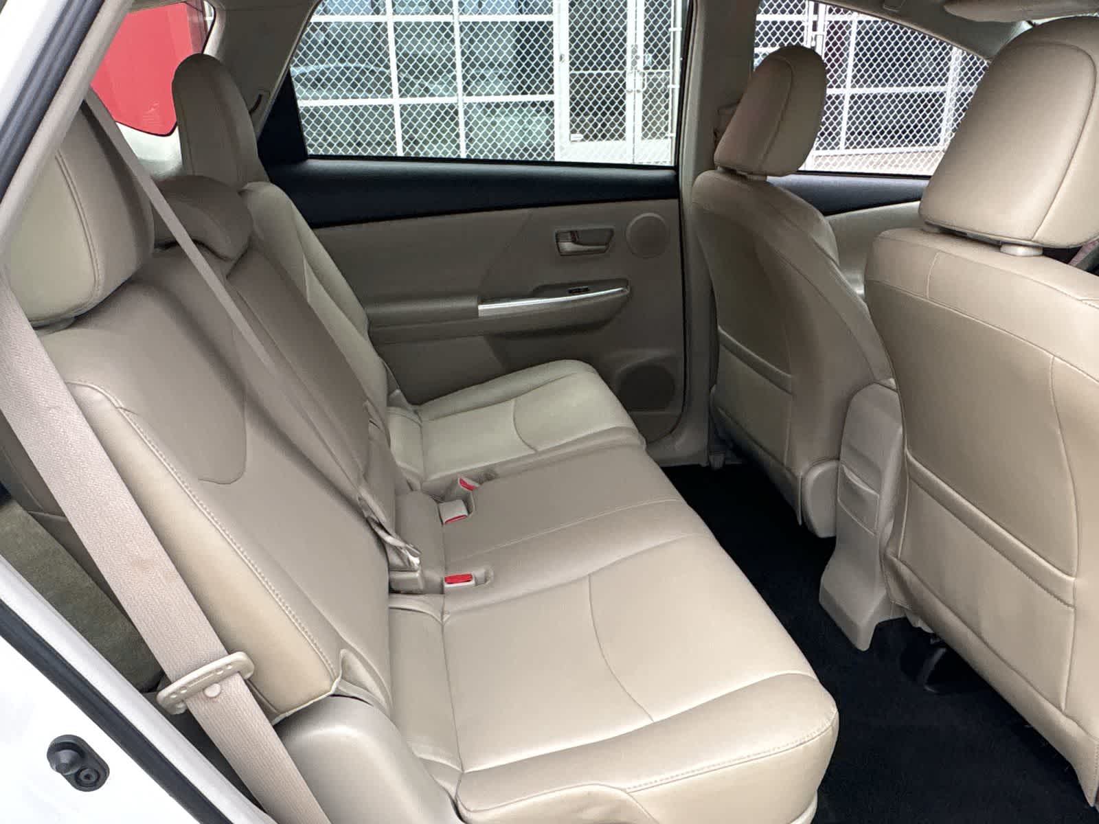 Thumbnail: 2012 Toyota Prius v - 24