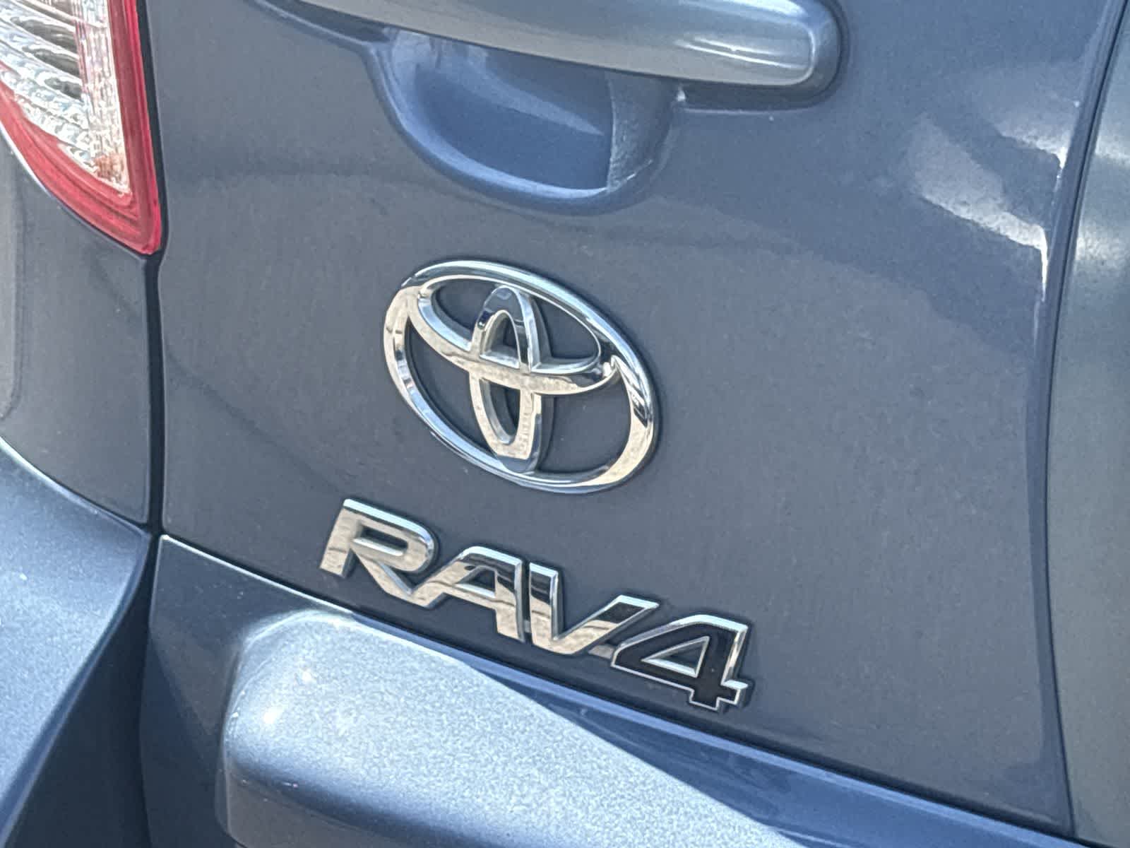 Thumbnail: 2011 Toyota RAV4 - 9
