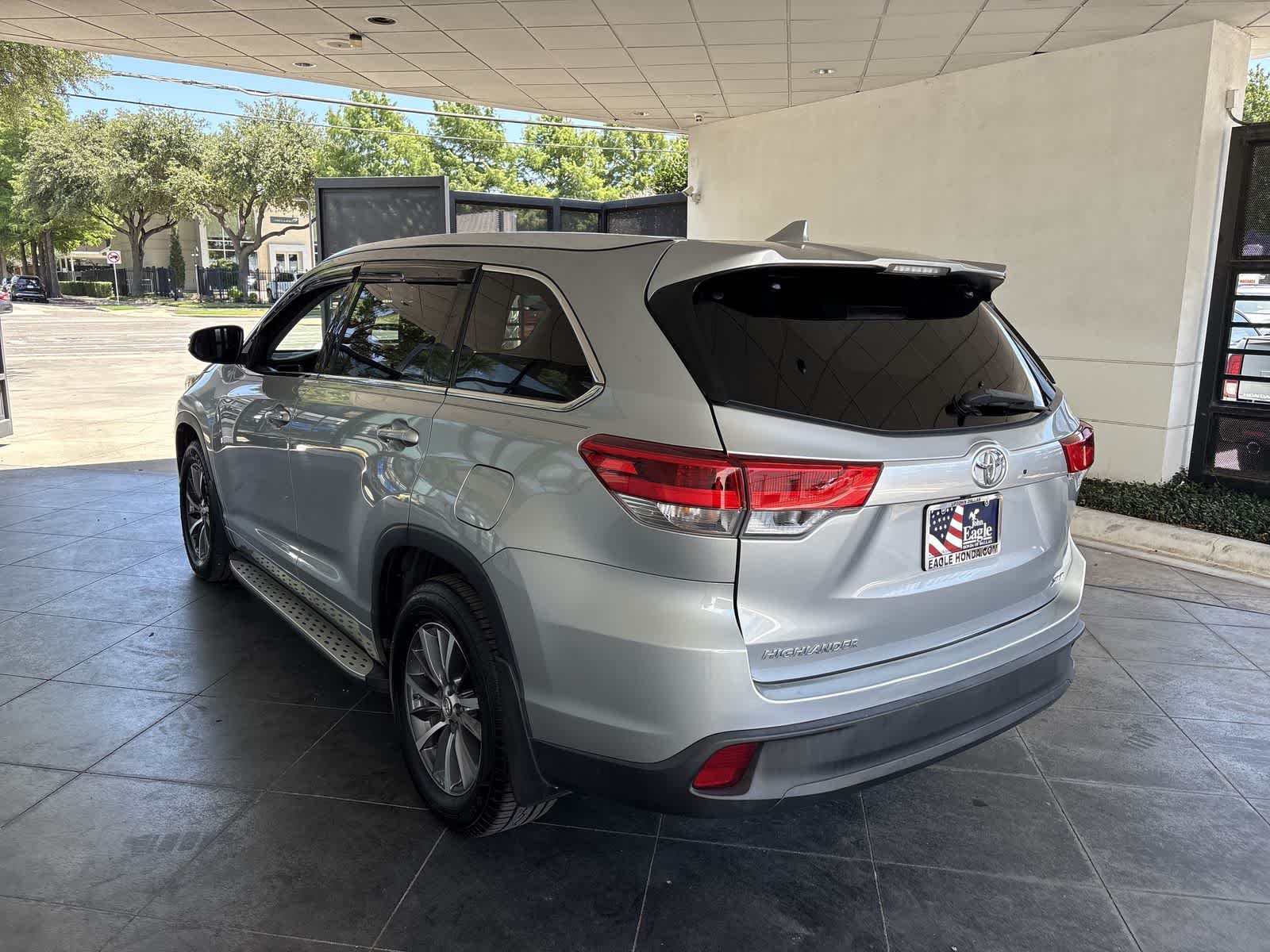 Thumbnail: 2017 Toyota Highlander - 12
