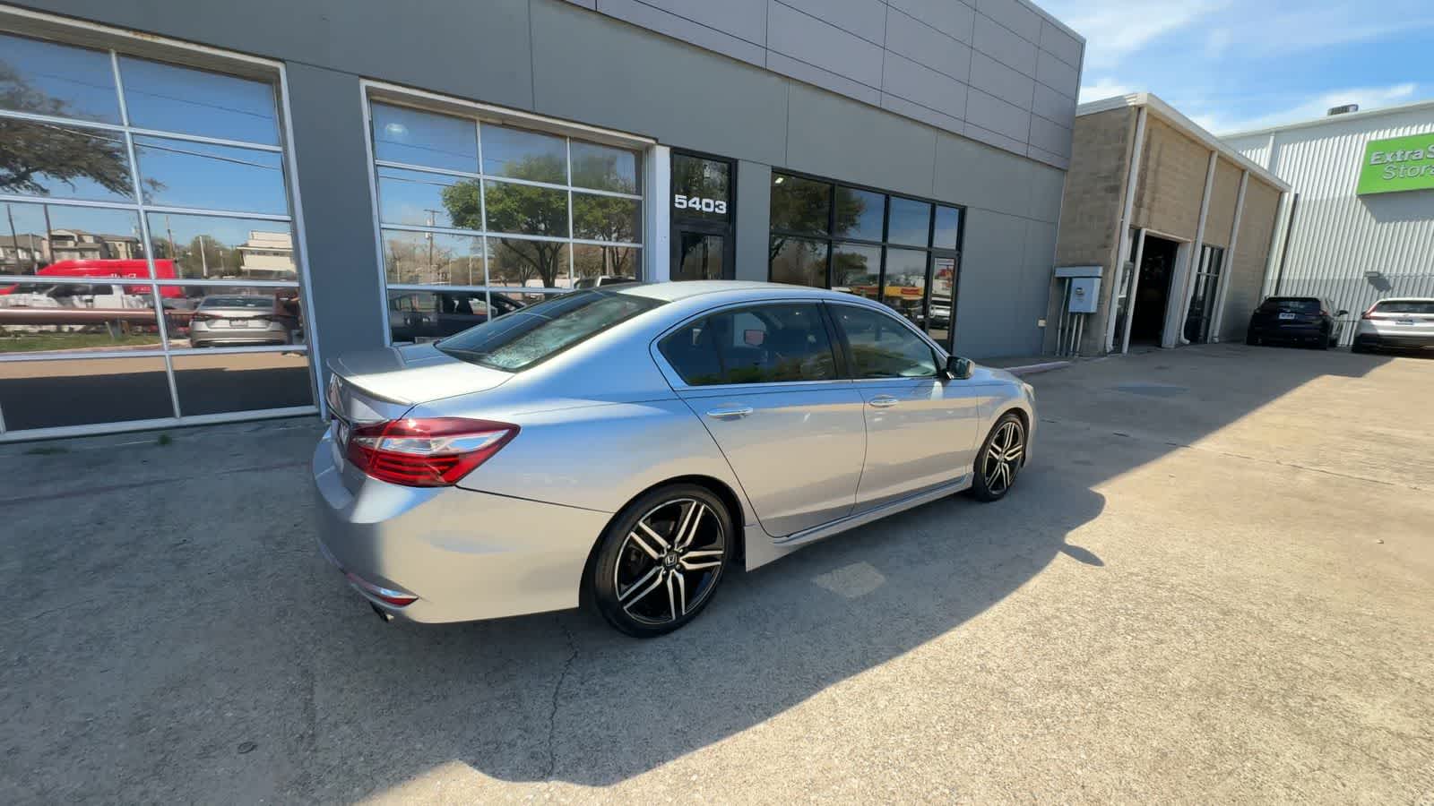 Thumbnail: 2016 Honda Accord - 8