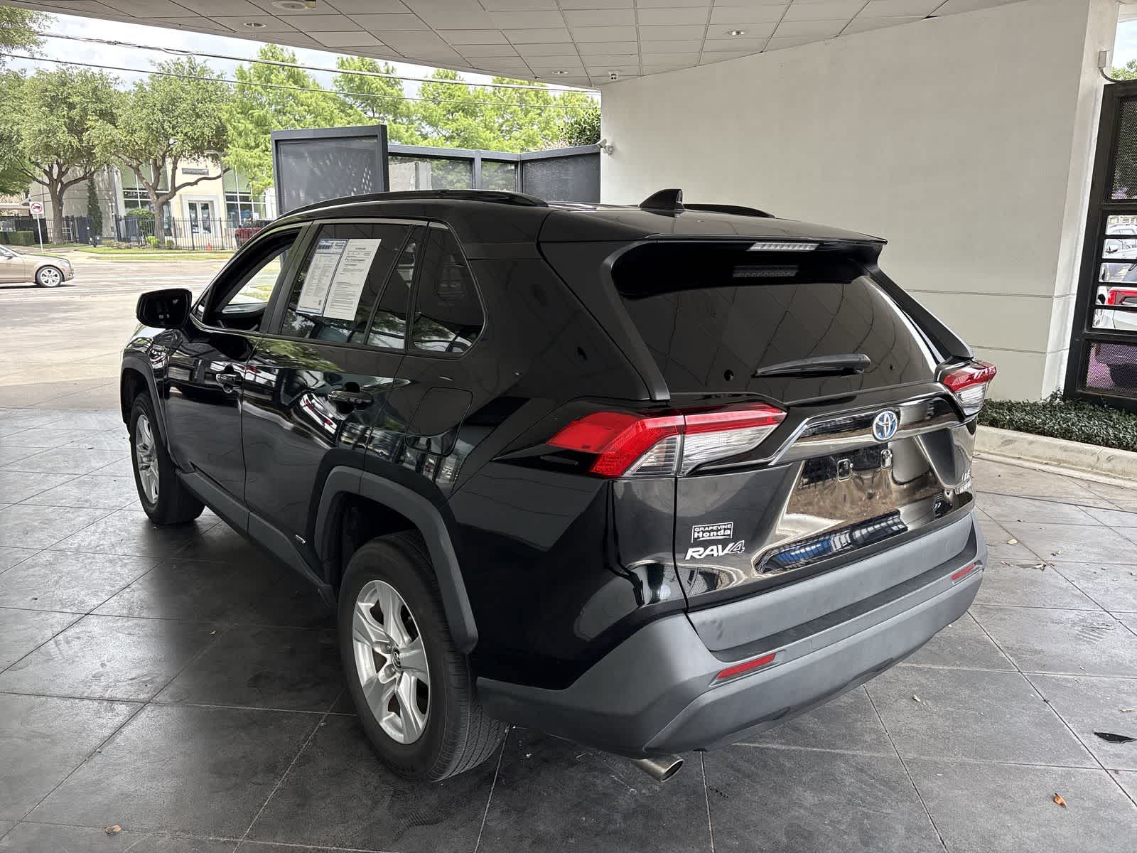 Thumbnail: 2020 Toyota RAV4 - 4