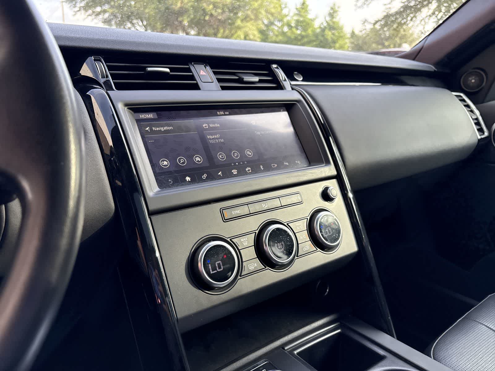 Thumbnail: 2019 Land Rover Discovery - 15