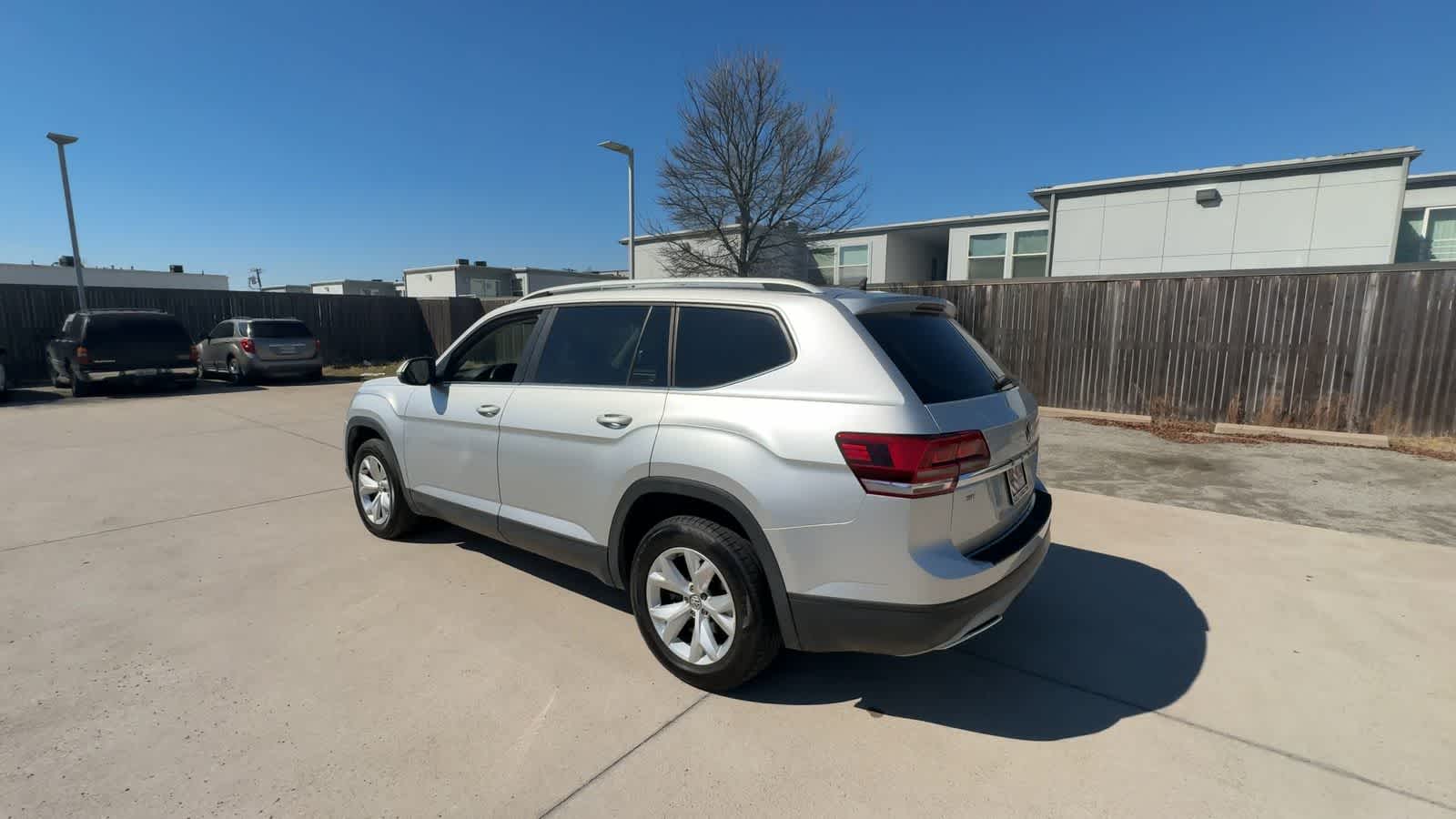 Thumbnail: 2018 Volkswagen Atlas - 6