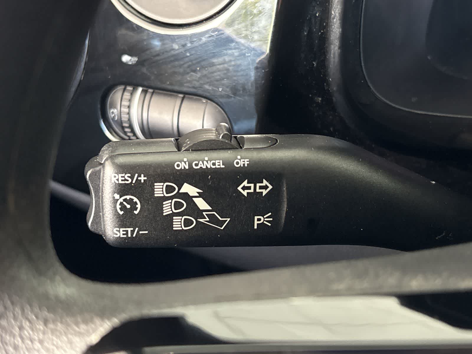 Thumbnail: 2015 Volkswagen Beetle - 29