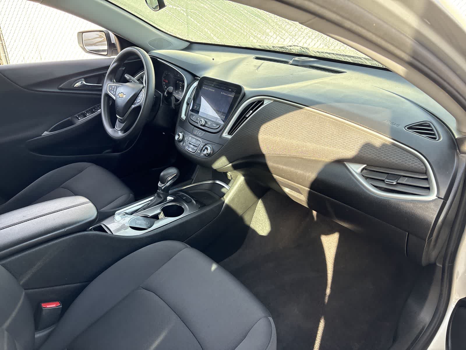 Thumbnail: 2022 Chevrolet Malibu - 22