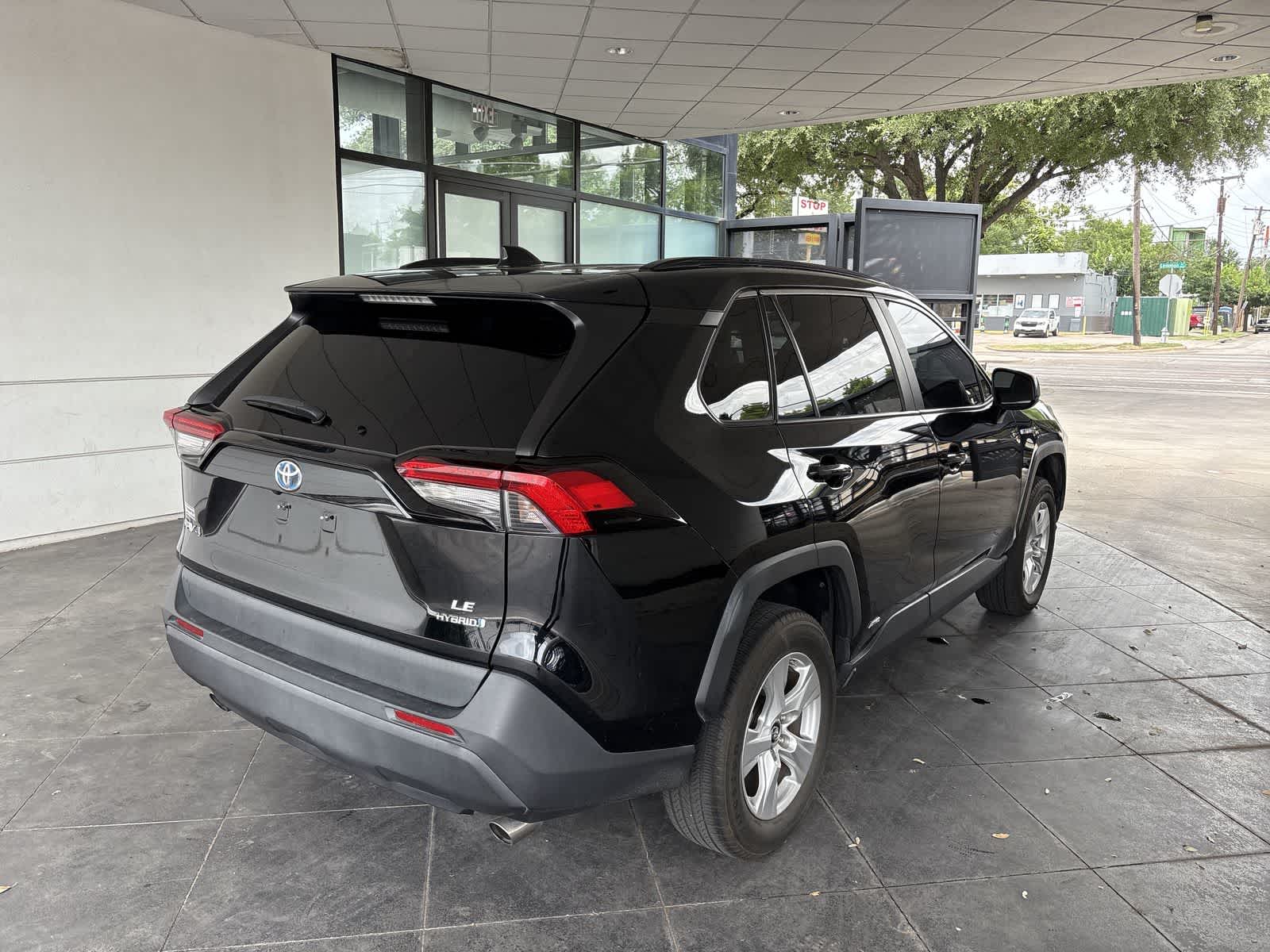 Thumbnail: 2020 Toyota RAV4 - 25
