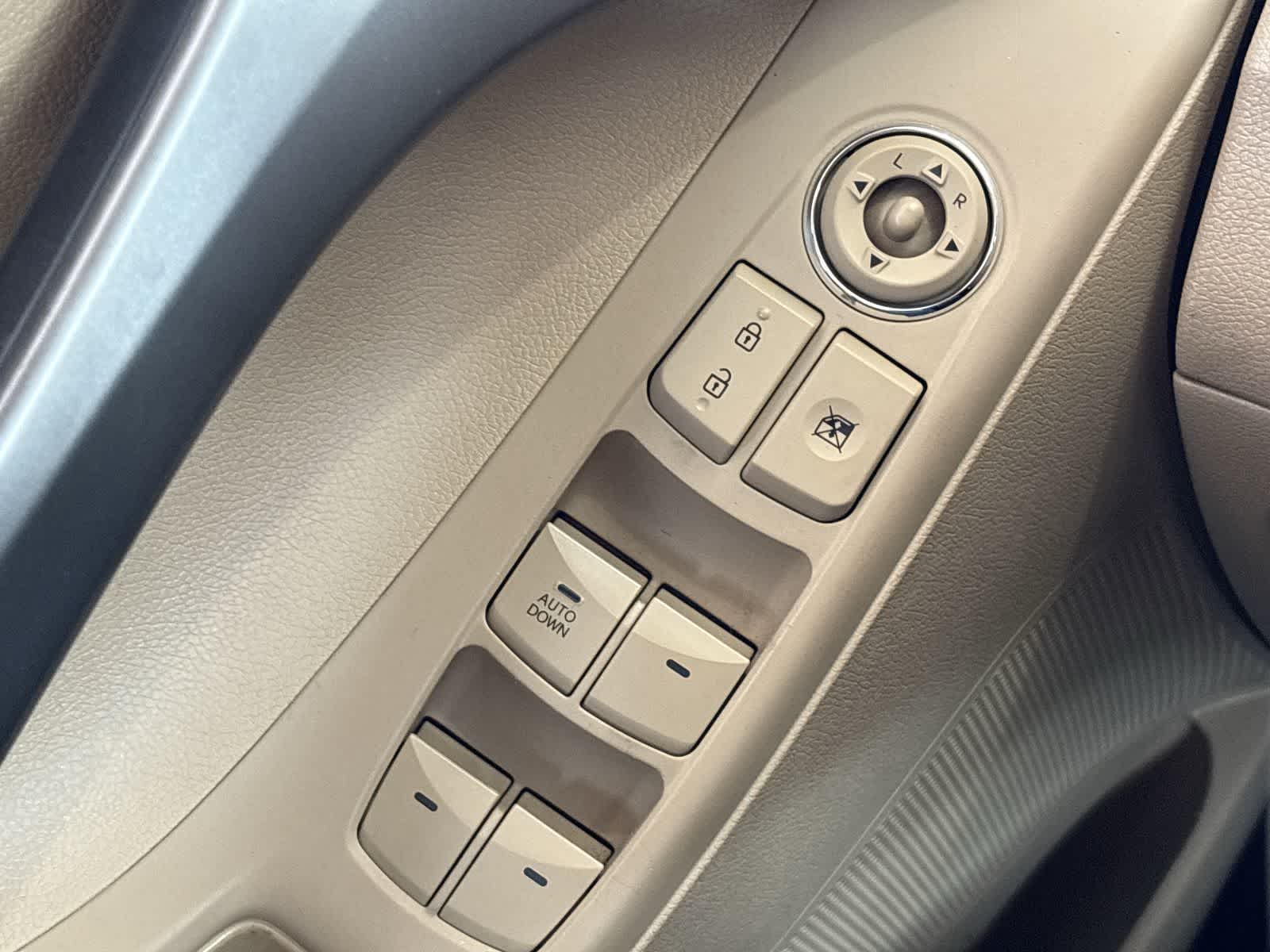 Thumbnail: 2012 Hyundai Elantra - 29