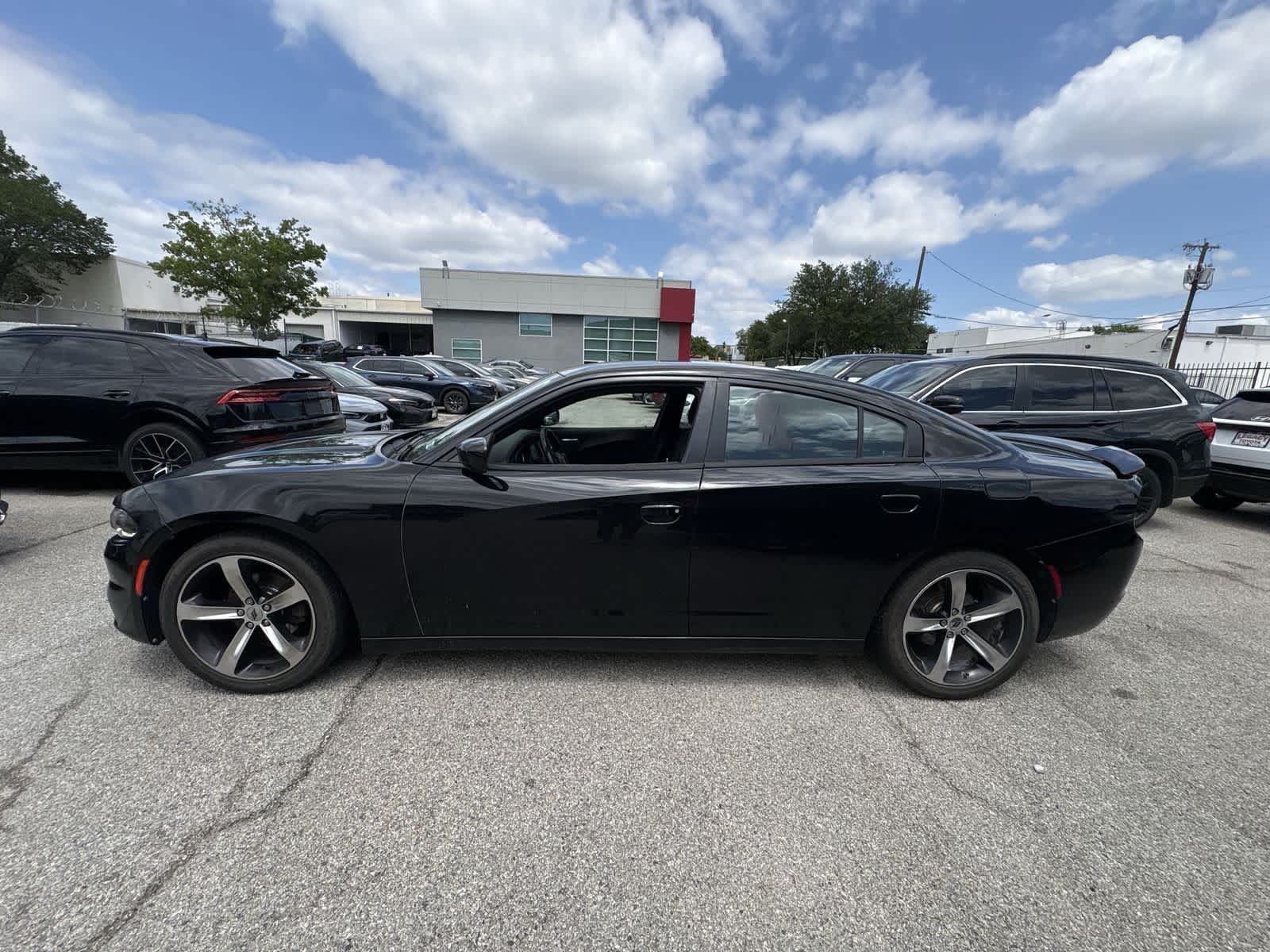 Thumbnail: 2017 Dodge Charger - 3