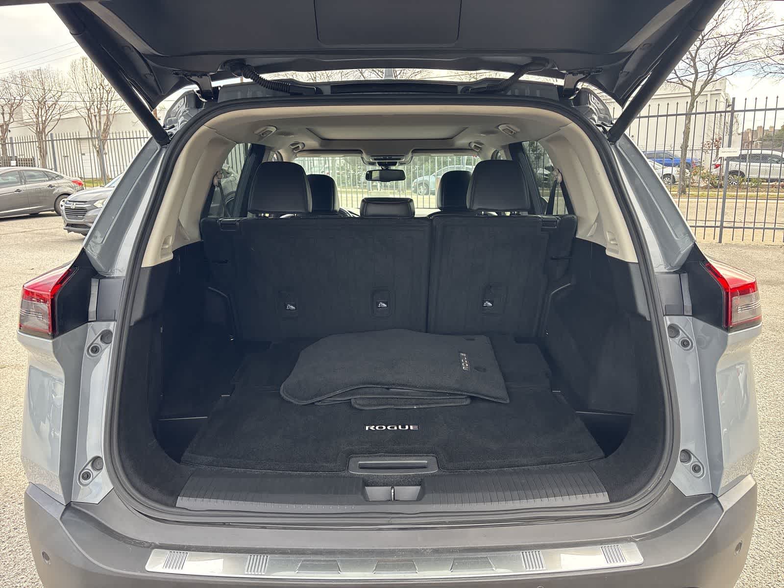 Thumbnail: 2022 Nissan Rogue - 18