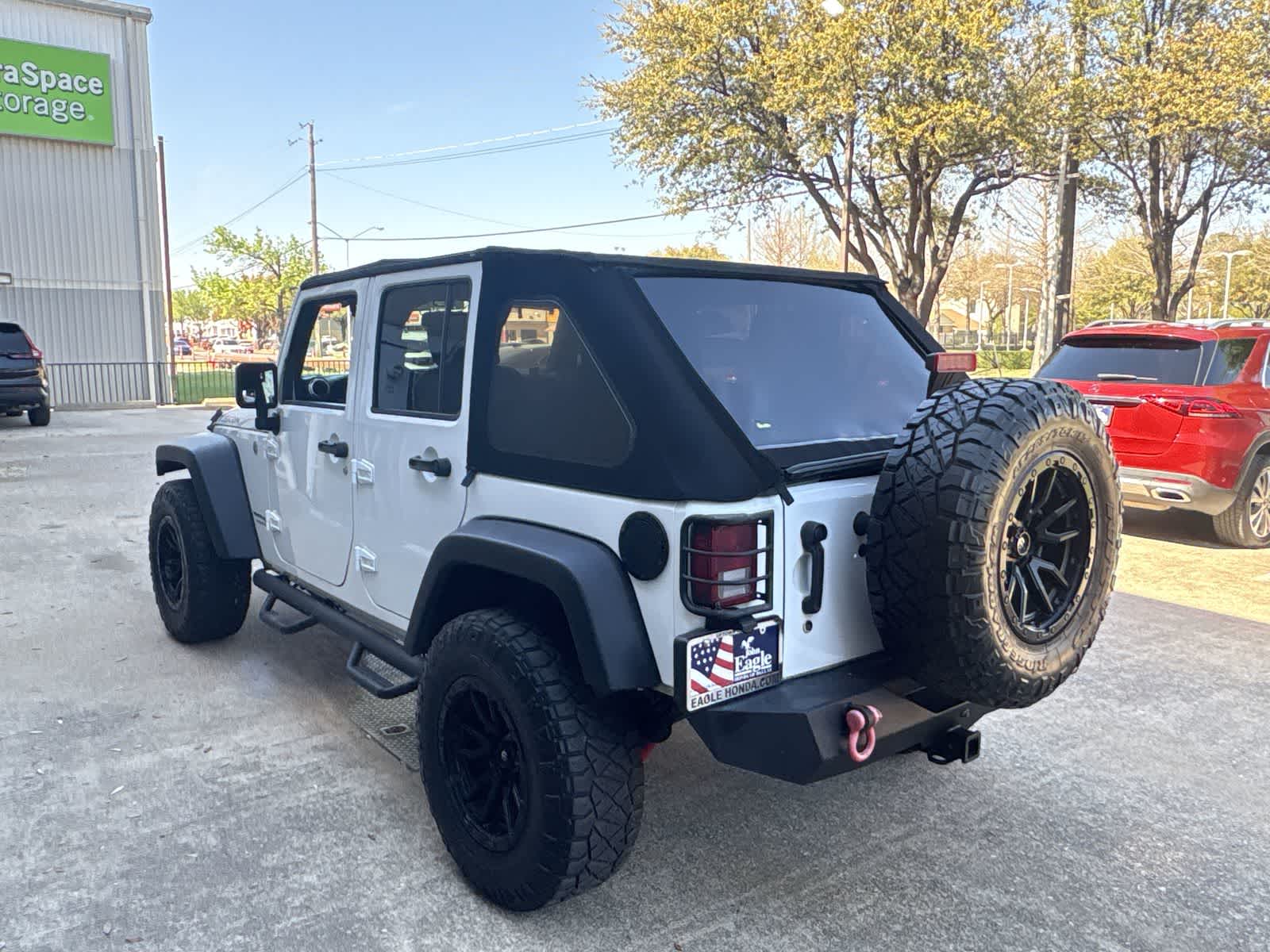 Thumbnail: 2018 Jeep Wrangler - 12