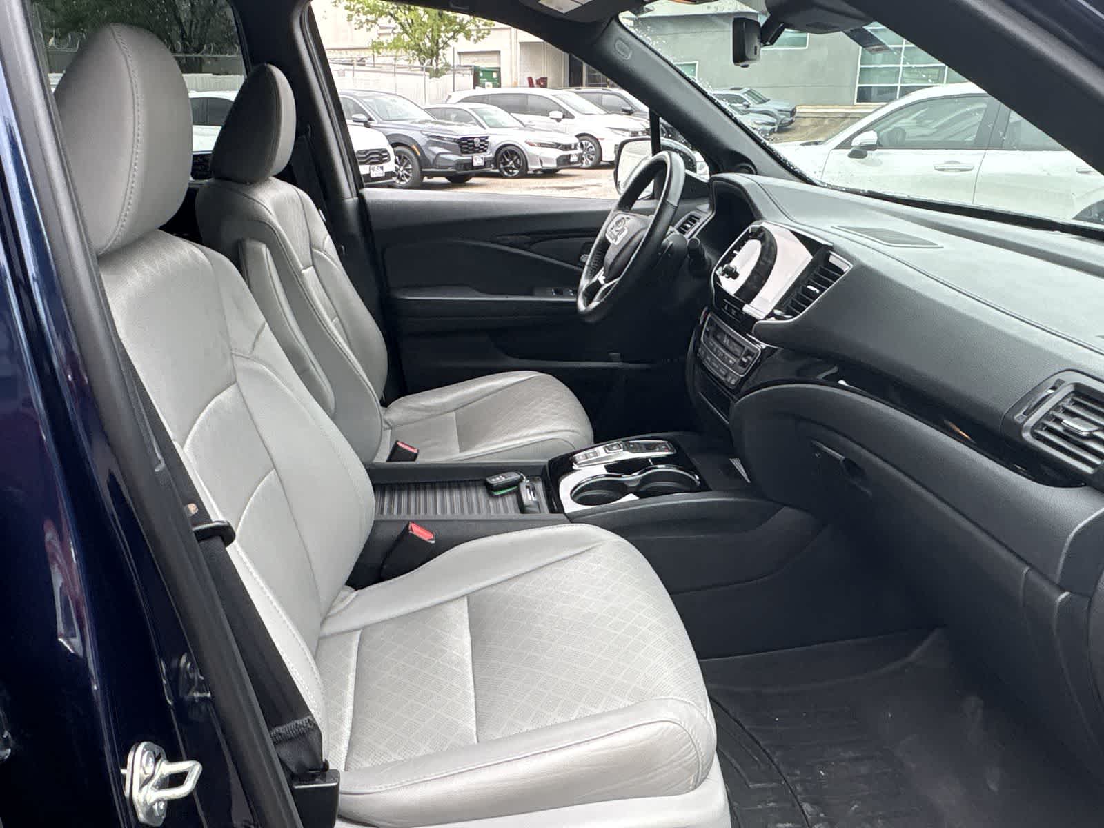 Thumbnail: 2020 Honda Passport - 16
