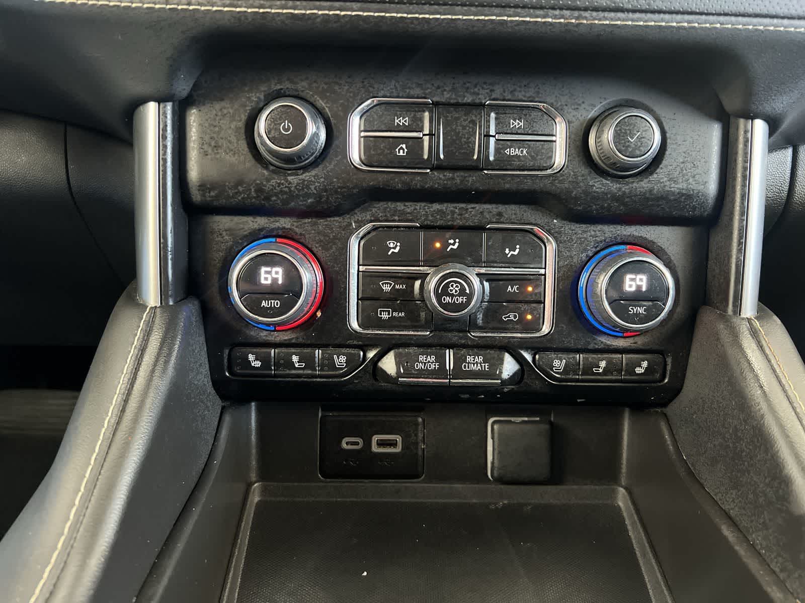 Thumbnail: 2023 Chevrolet Suburban - 22