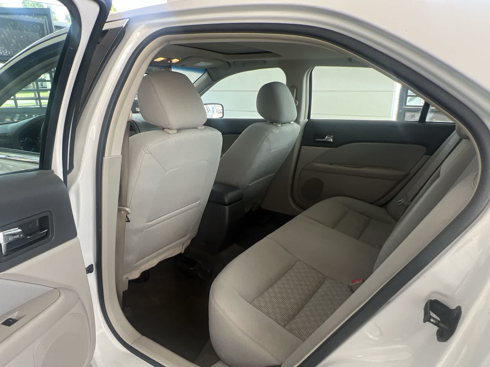 Thumbnail: 2012 Ford Fusion - 11